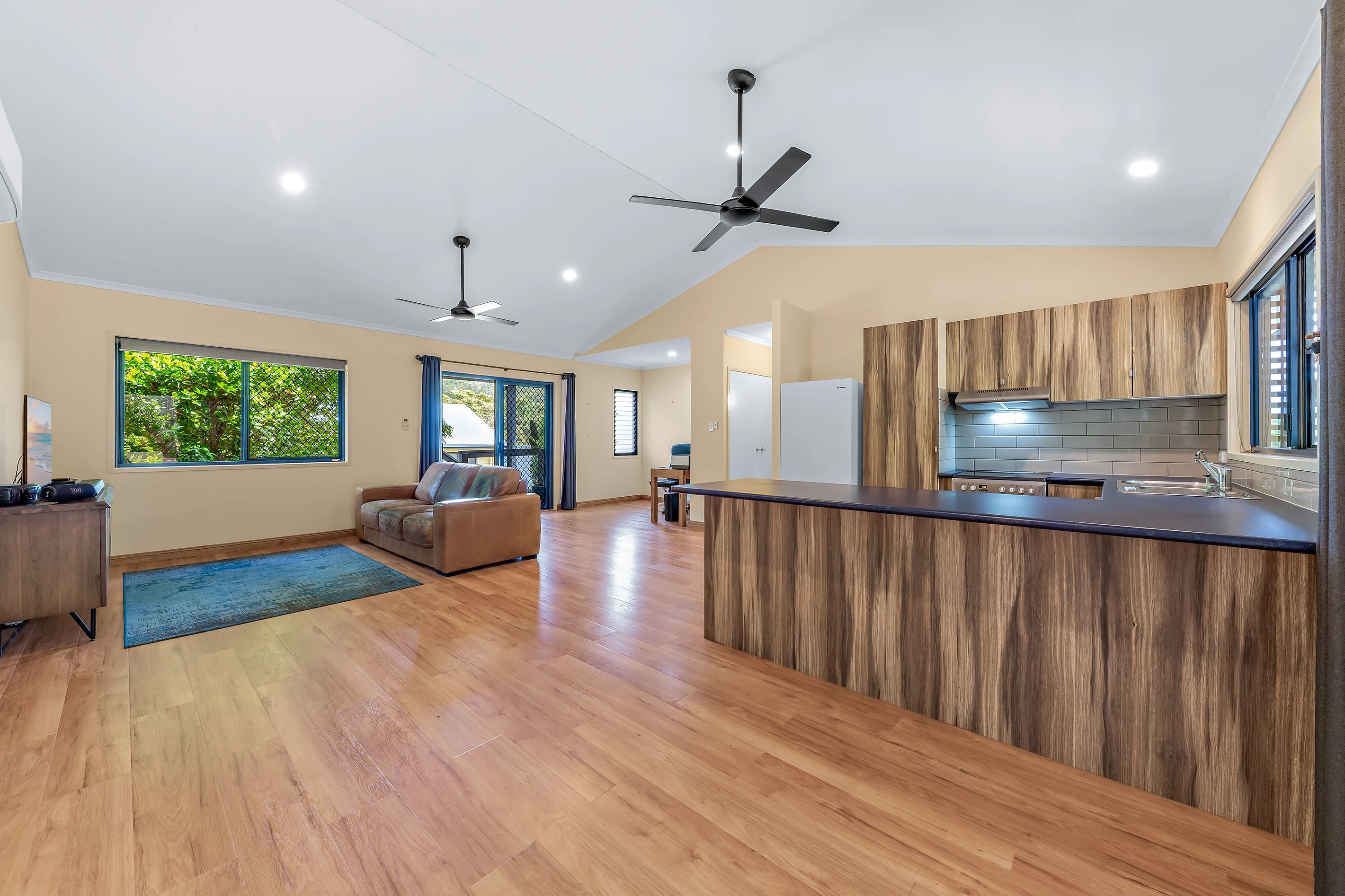 5/6 Border Drive, Cannonvale, QLD 4802