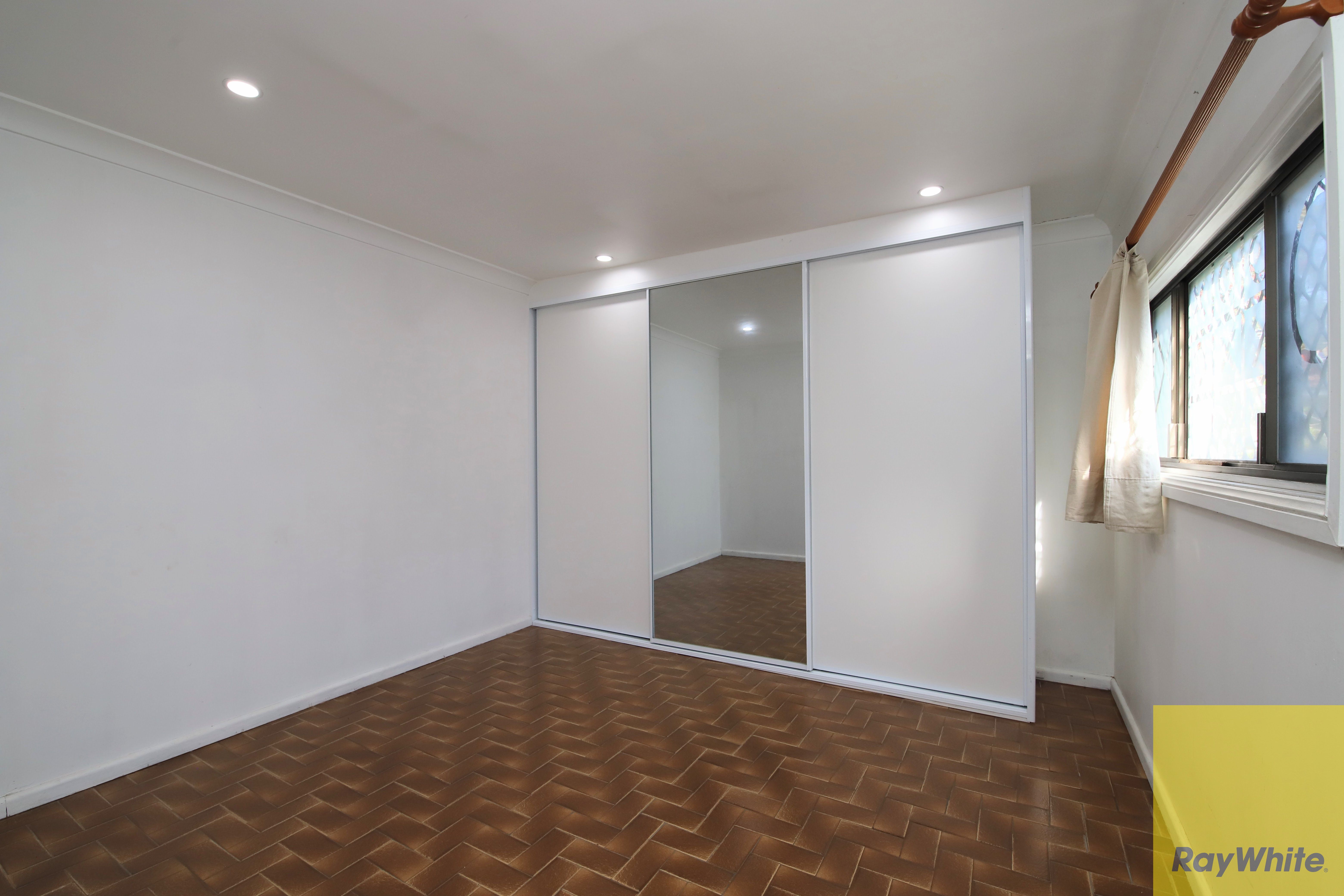 13A Bromley Avenue — photo 3 of 6