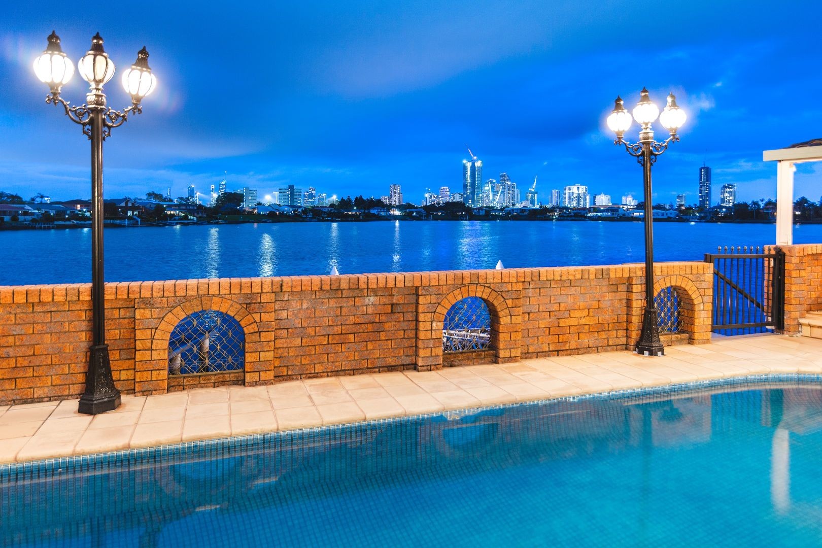 183 Markeri Street, Mermaid Waters, QLD 4218