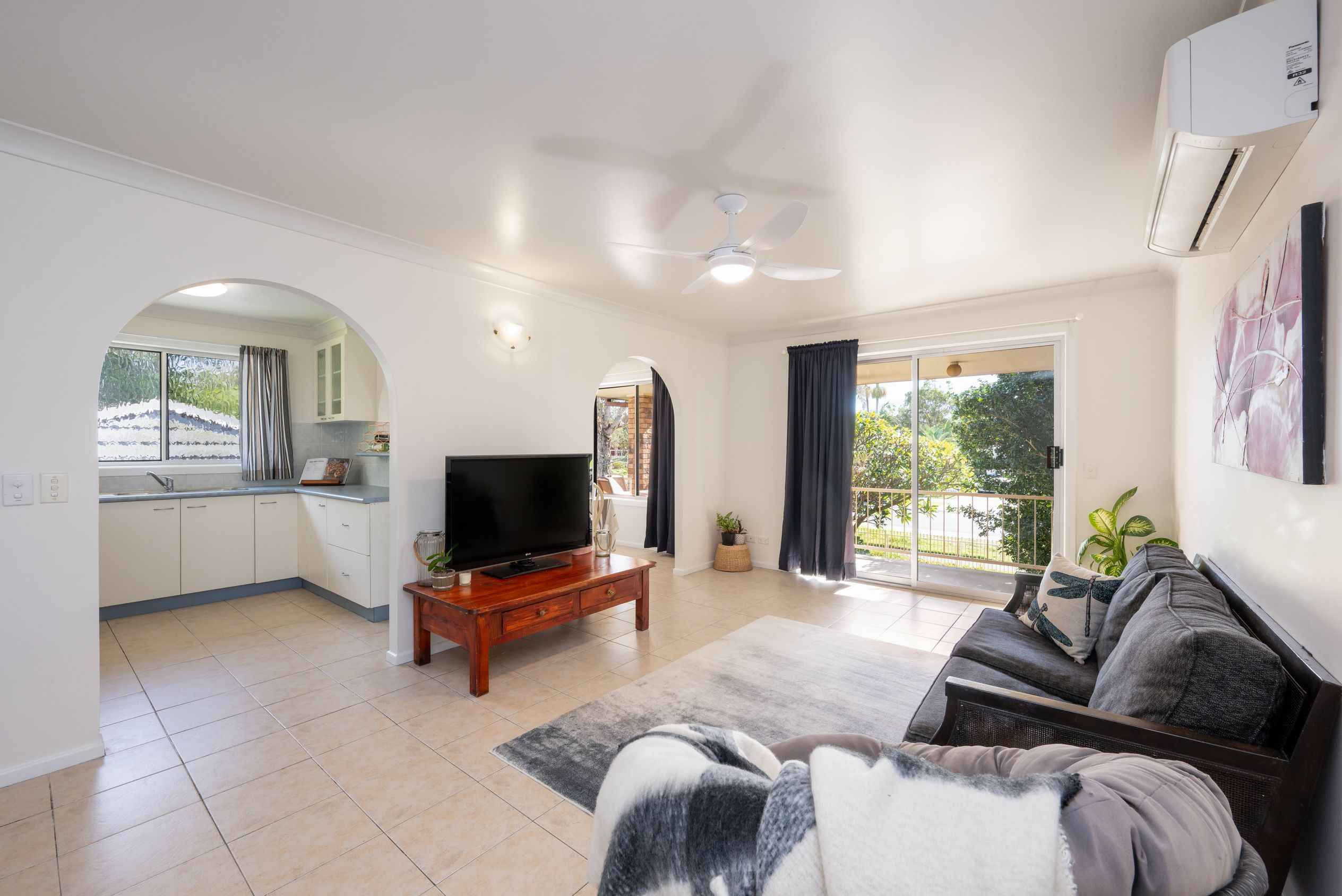 70 Diamond Head Drive — photo 4 of 18
