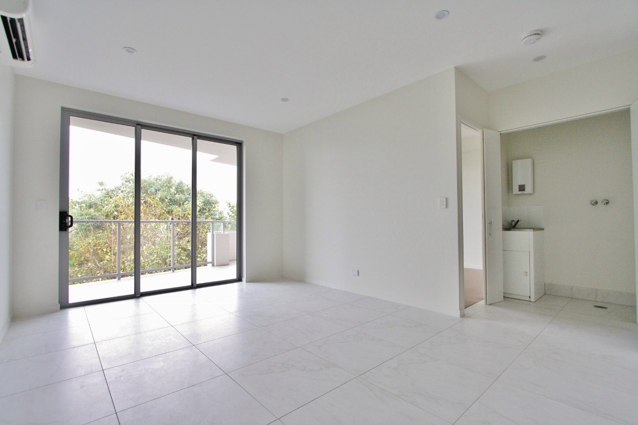4/908 Logan Road, Holland Park West, QLD 4121