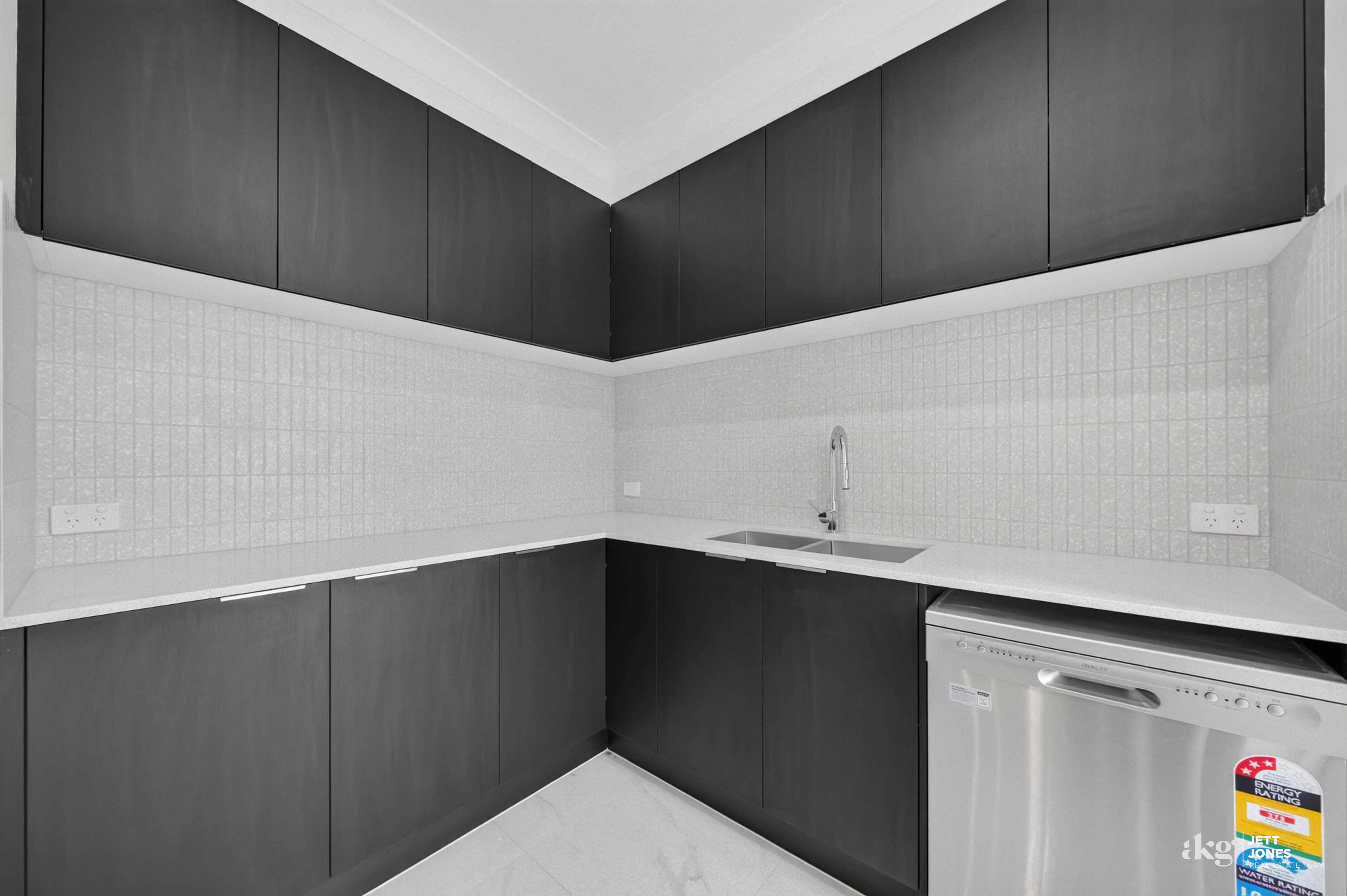 16 Garnet Court — photo 7 of 24