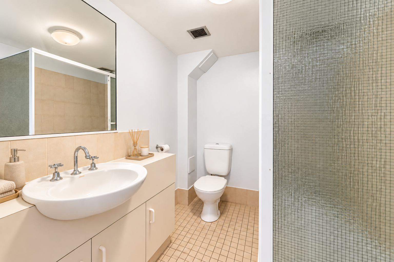 2/33 York Street — photo 6 of 9