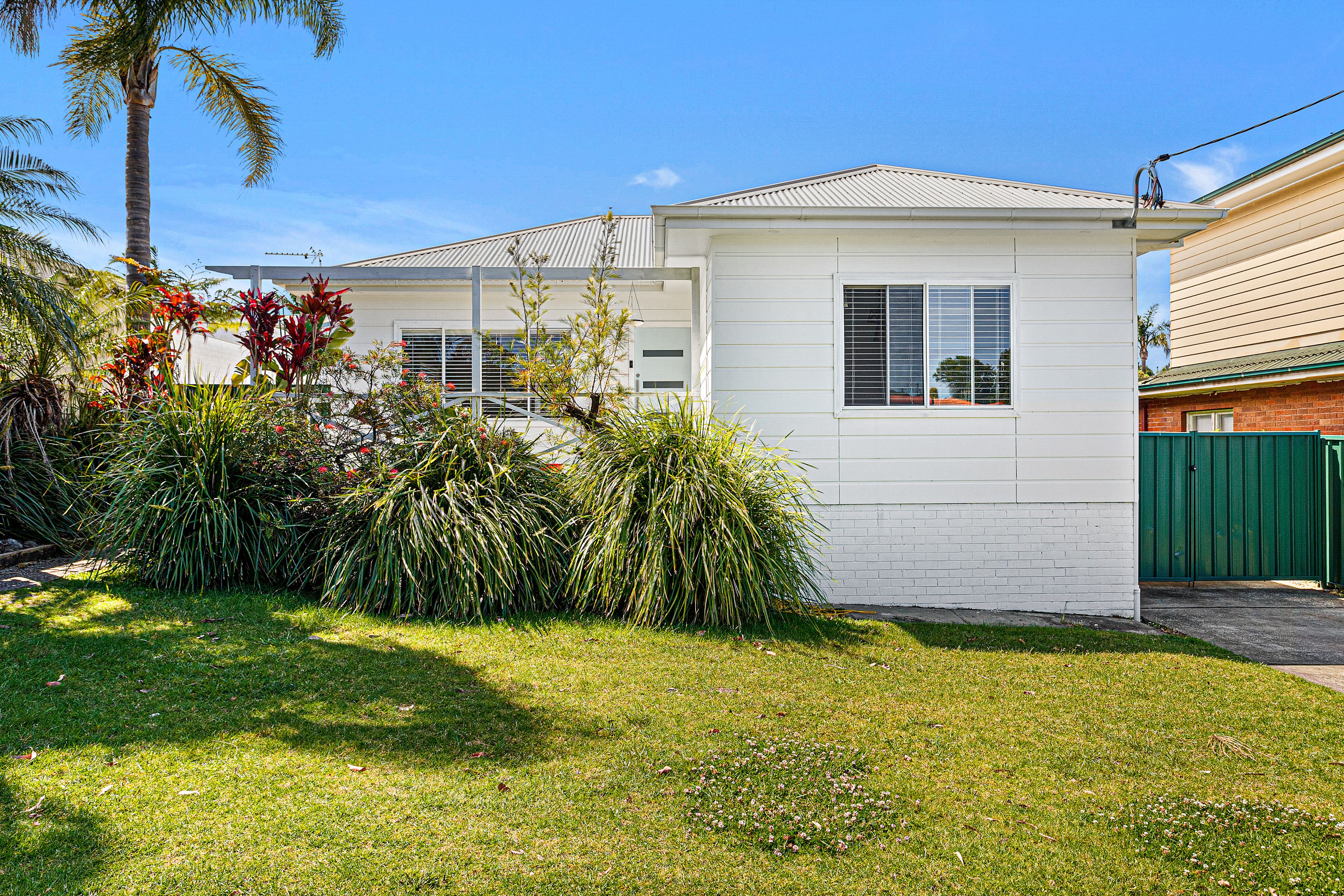 14 Carabeen Street, Barrack Heights, NSW 2528