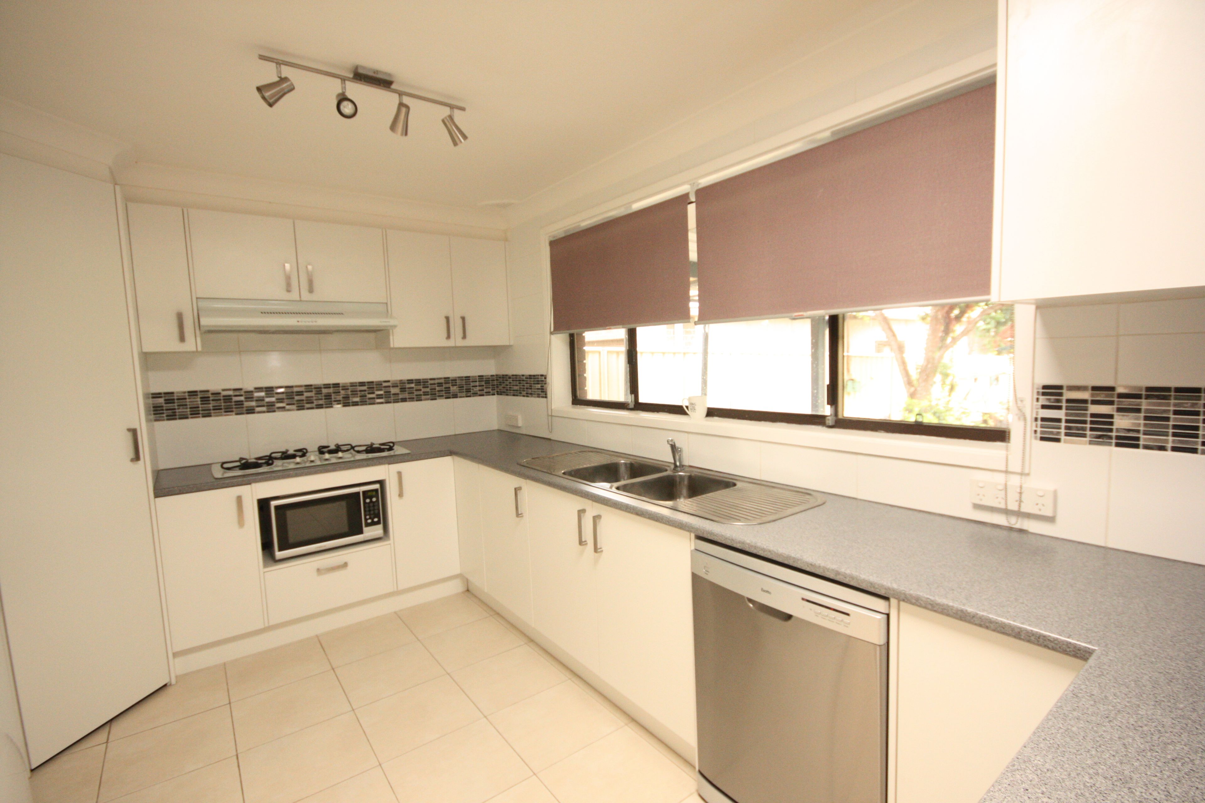 10 Tammar Place, St Helens Park, NSW 2560