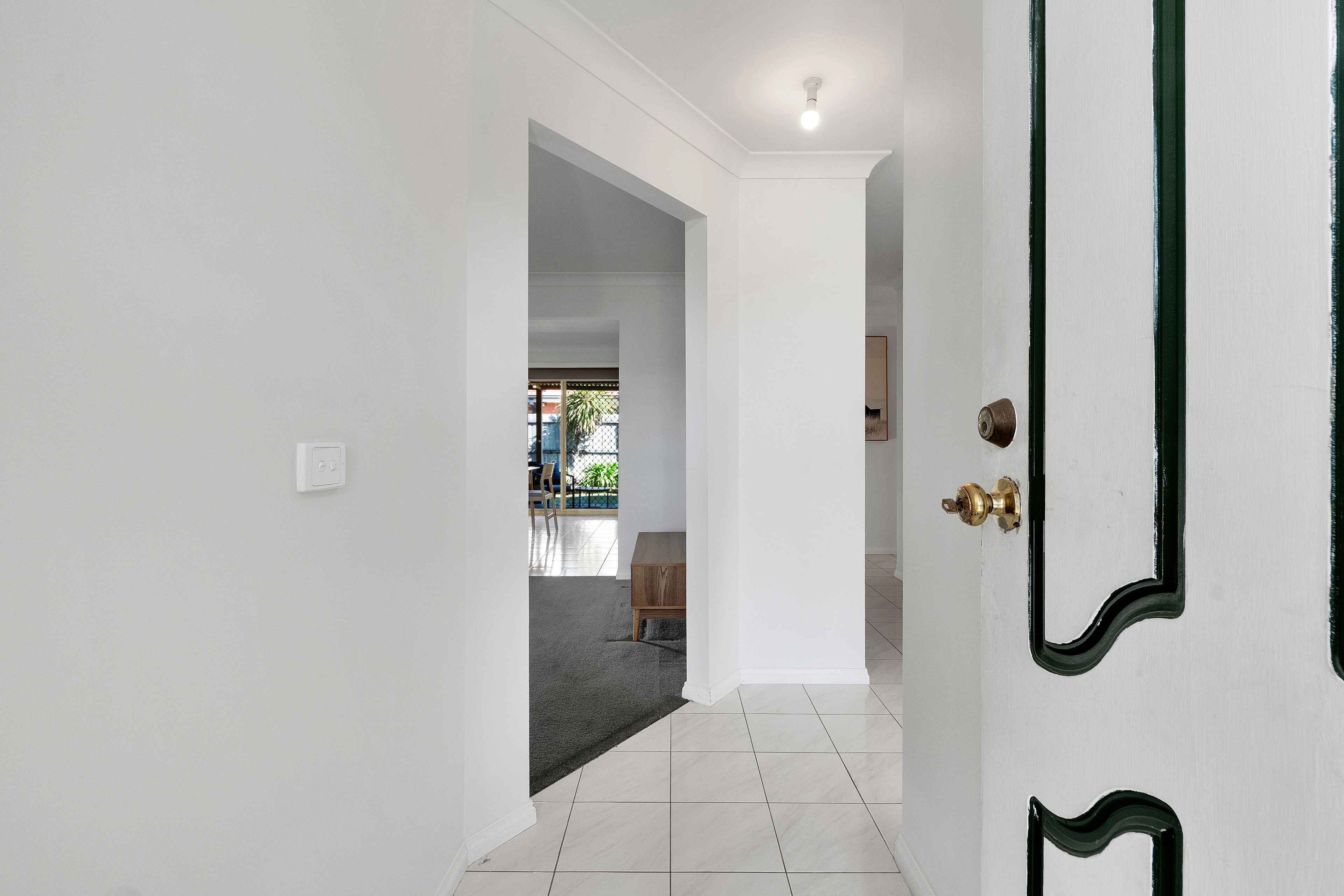 13 Wenlock Avenue — photo 3 of 18