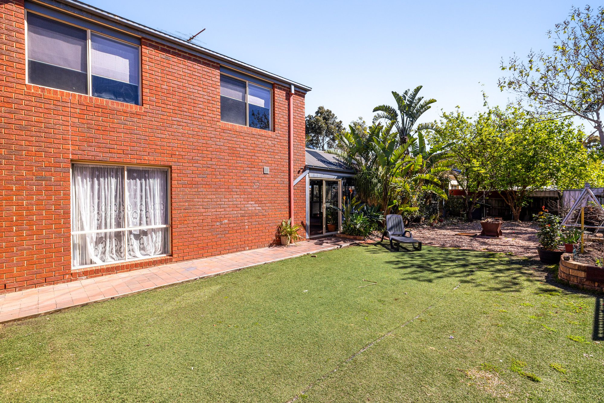 1 Trentham Close — photo 18 of 25