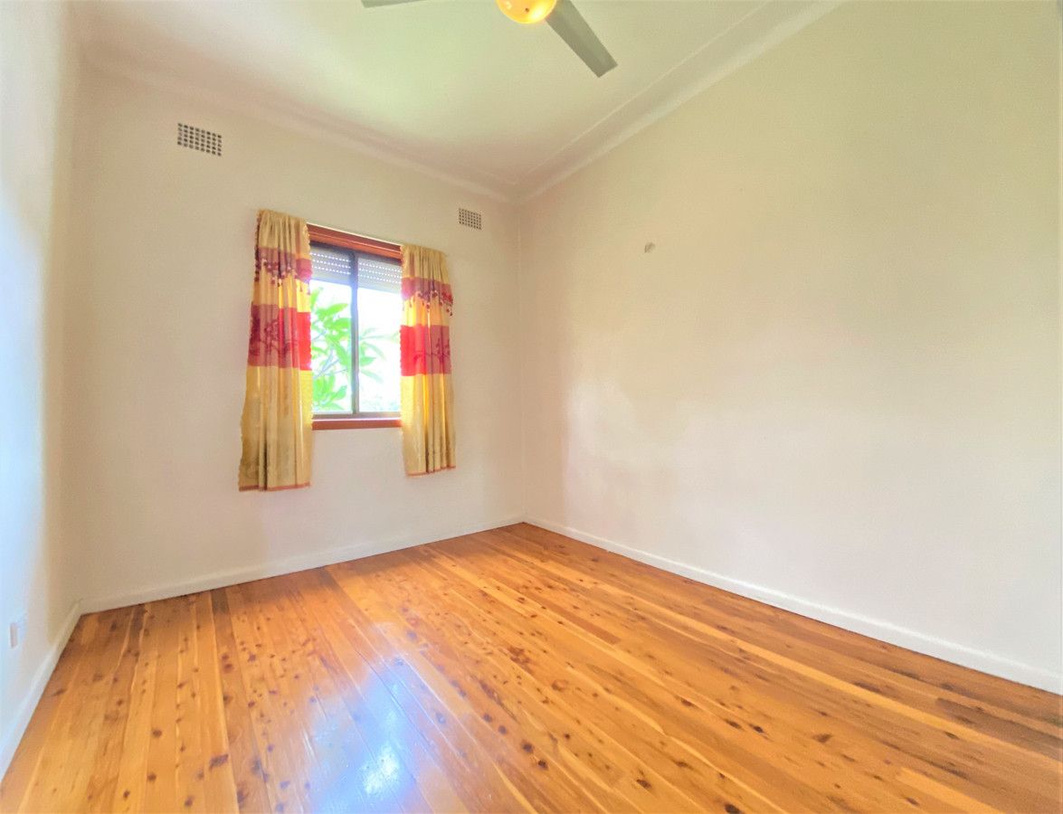20 Waratah Street — photo 12 of 16
