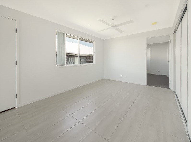 2/13 Canary Street, Ripley, QLD 4306