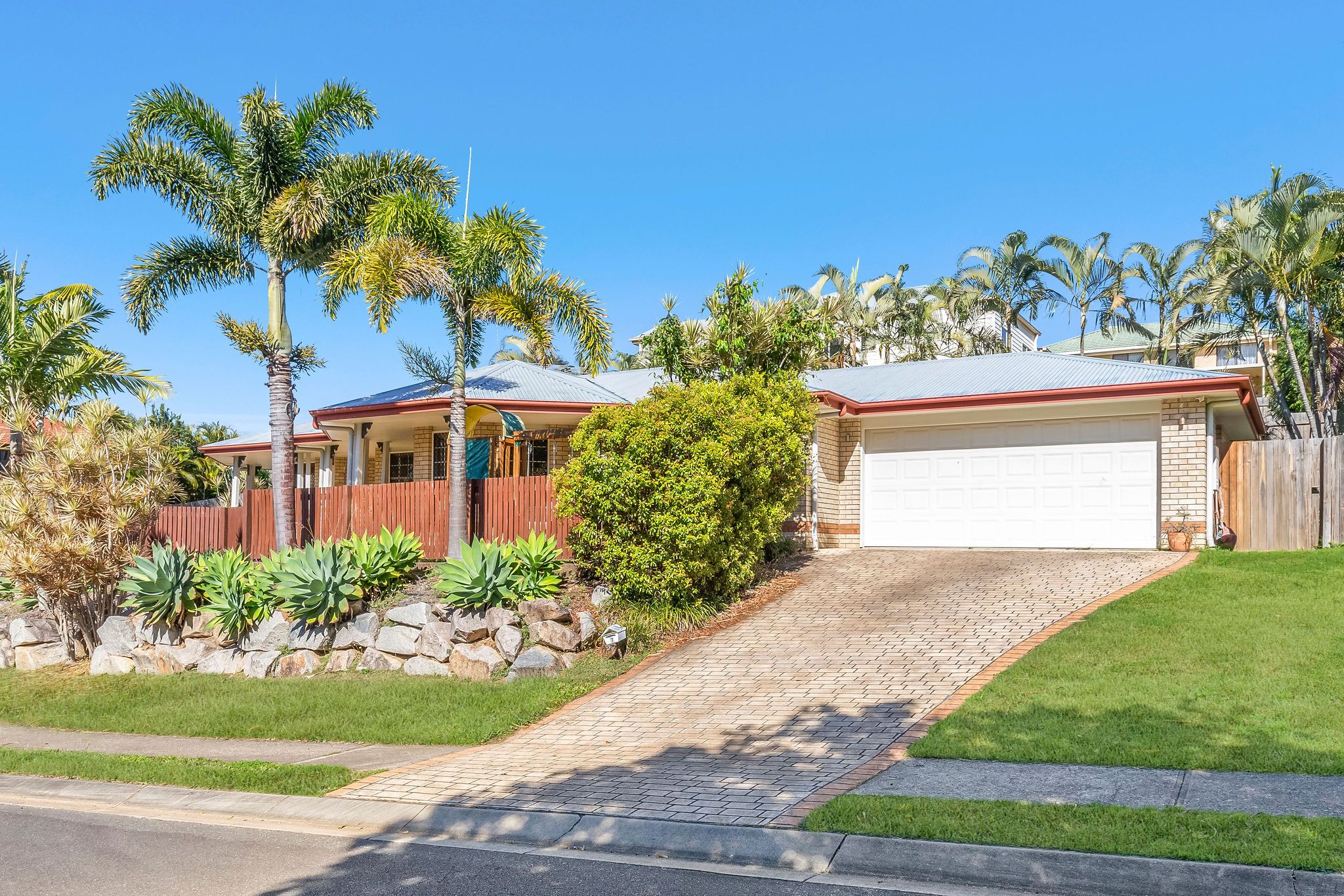 7 Altissimo Court, Eatons Hill, QLD 4037