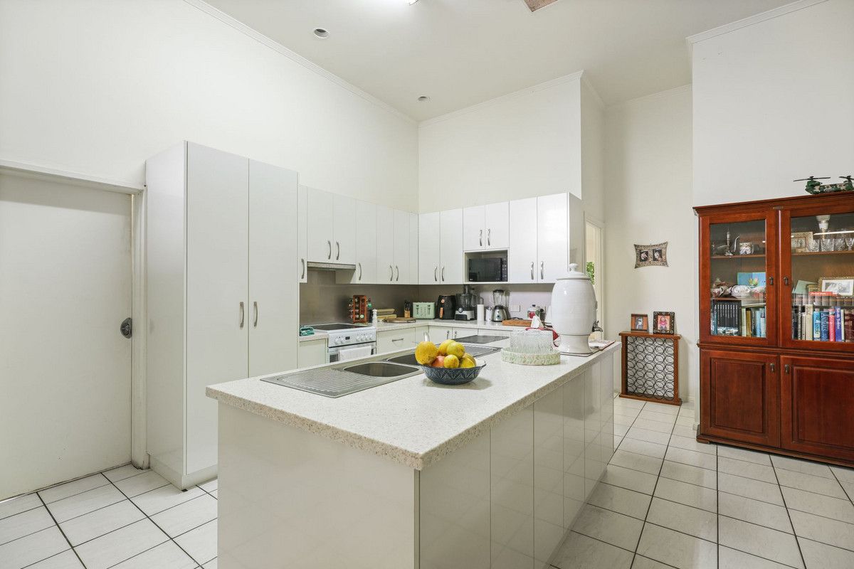 4 Green Street — photo 10 of 21