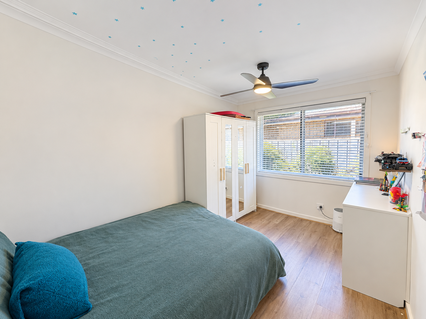 32 Coventry Crescent — photo 15 of 22