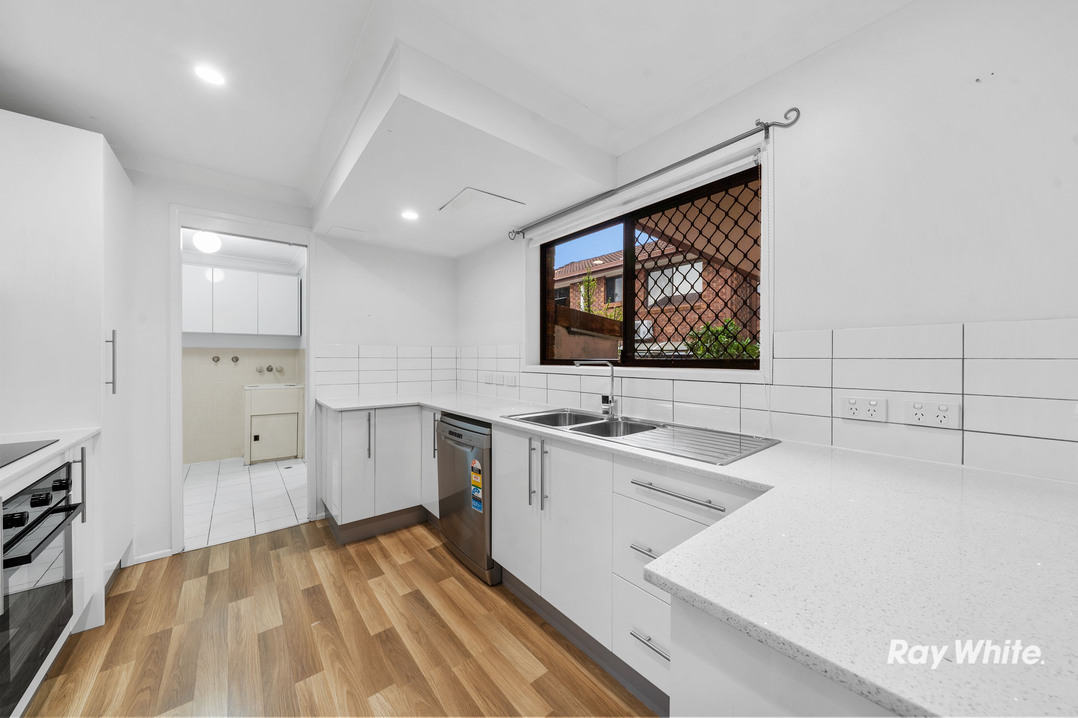 38/93 Barbaralla Drive — photo 5 of 15