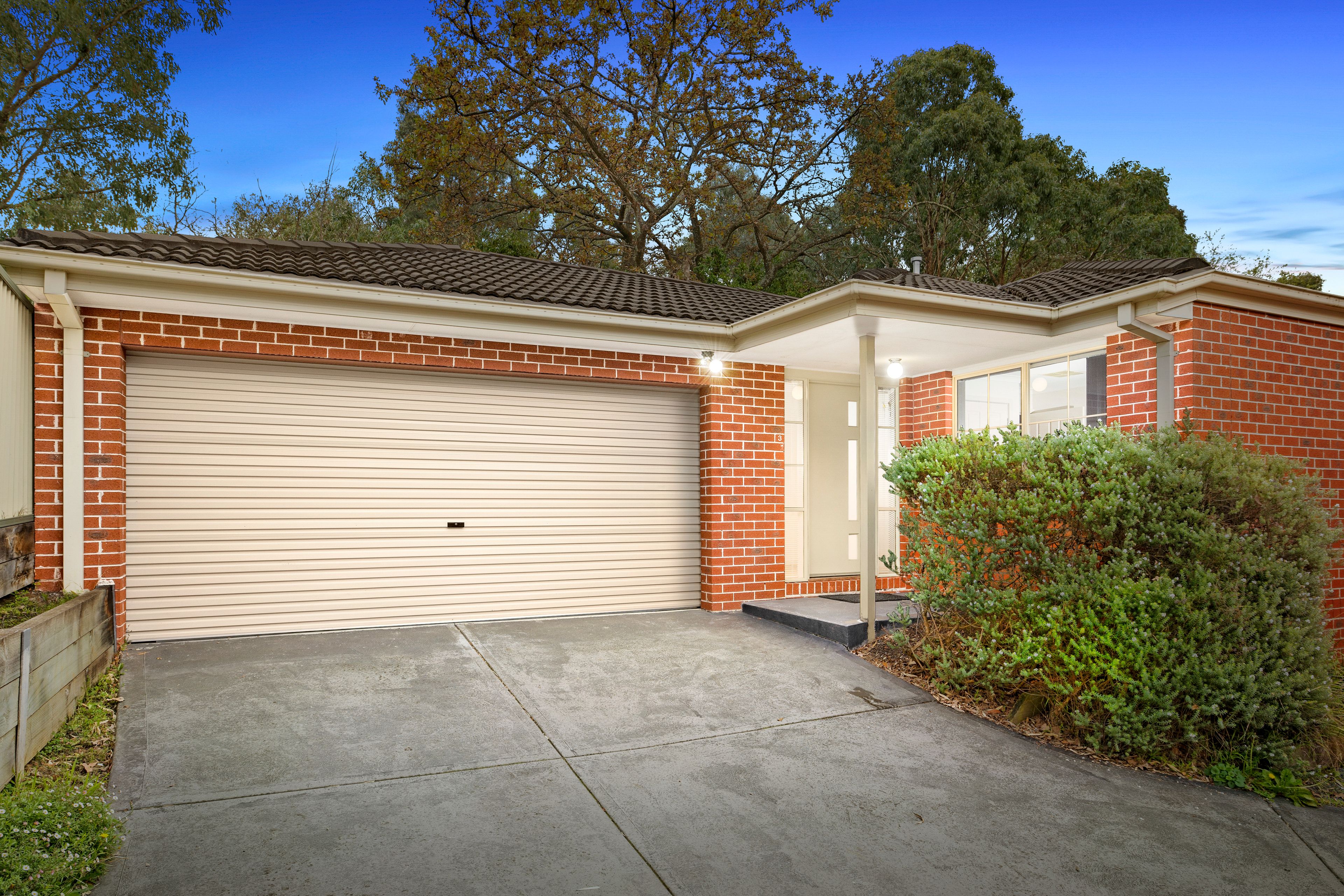 4 Warnes Road, Mitcham VIC 3132