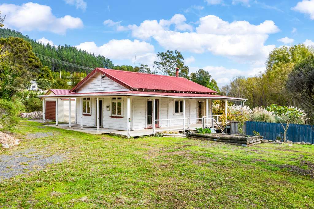 8 Mountain View Road, Hikurangi, Whangarei District Real Estate Ray