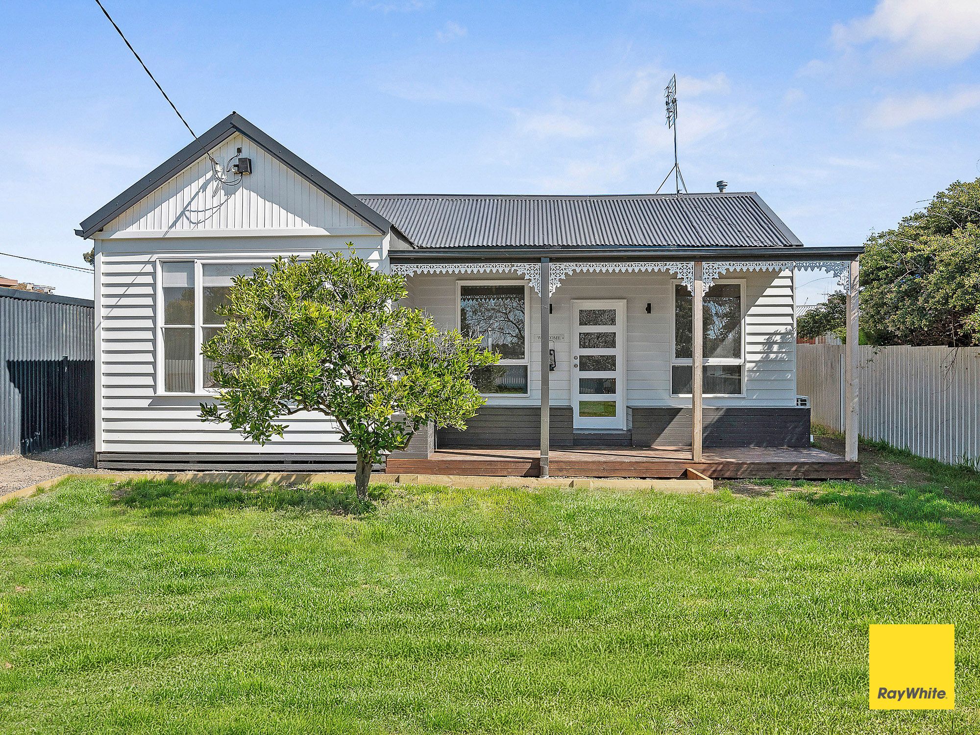 1 Farnsworth Street — photo from Ray White Bendigo