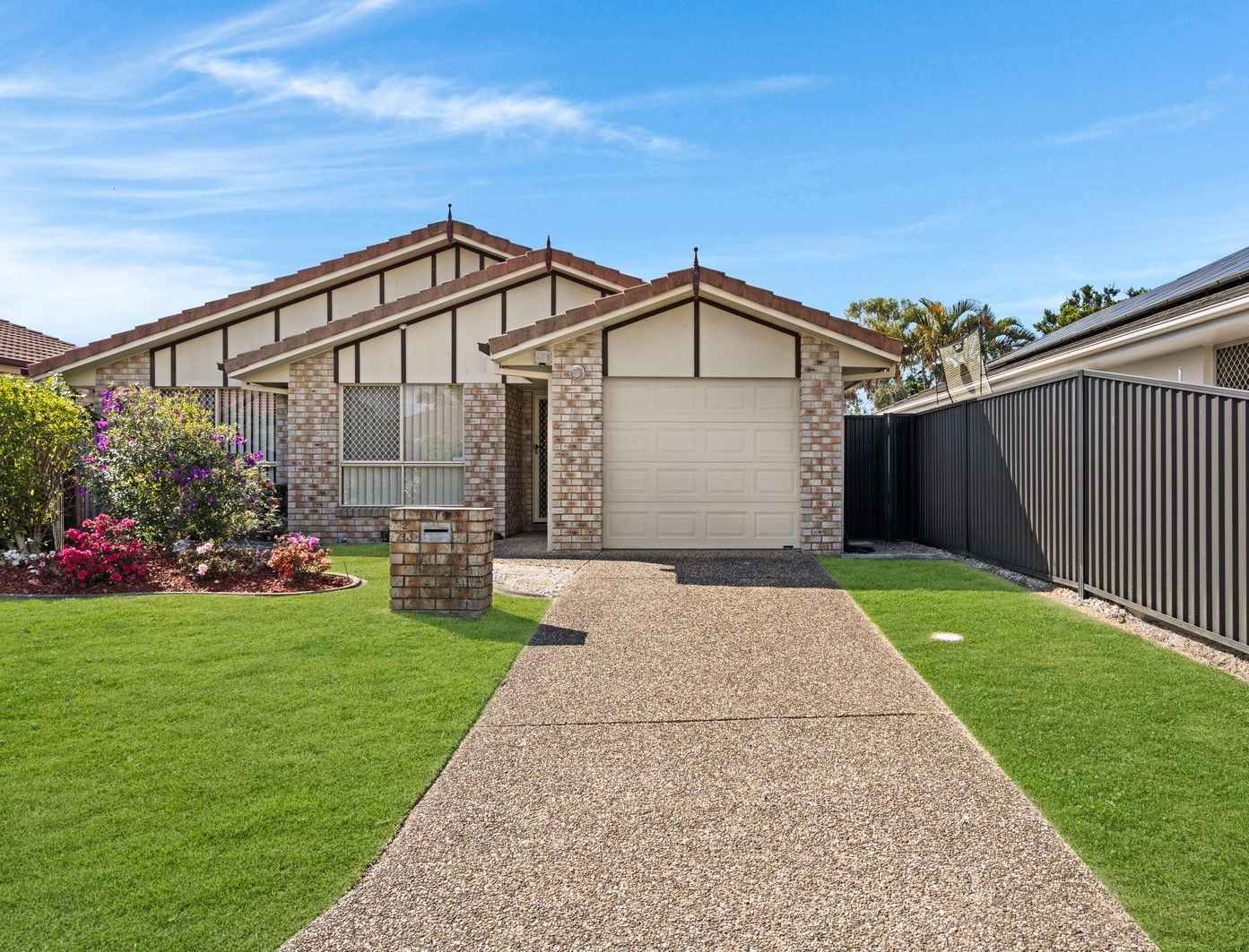 2/23 Randwick Court, Varsity Lakes, QLD 4227 Sold DuplexSemidetached