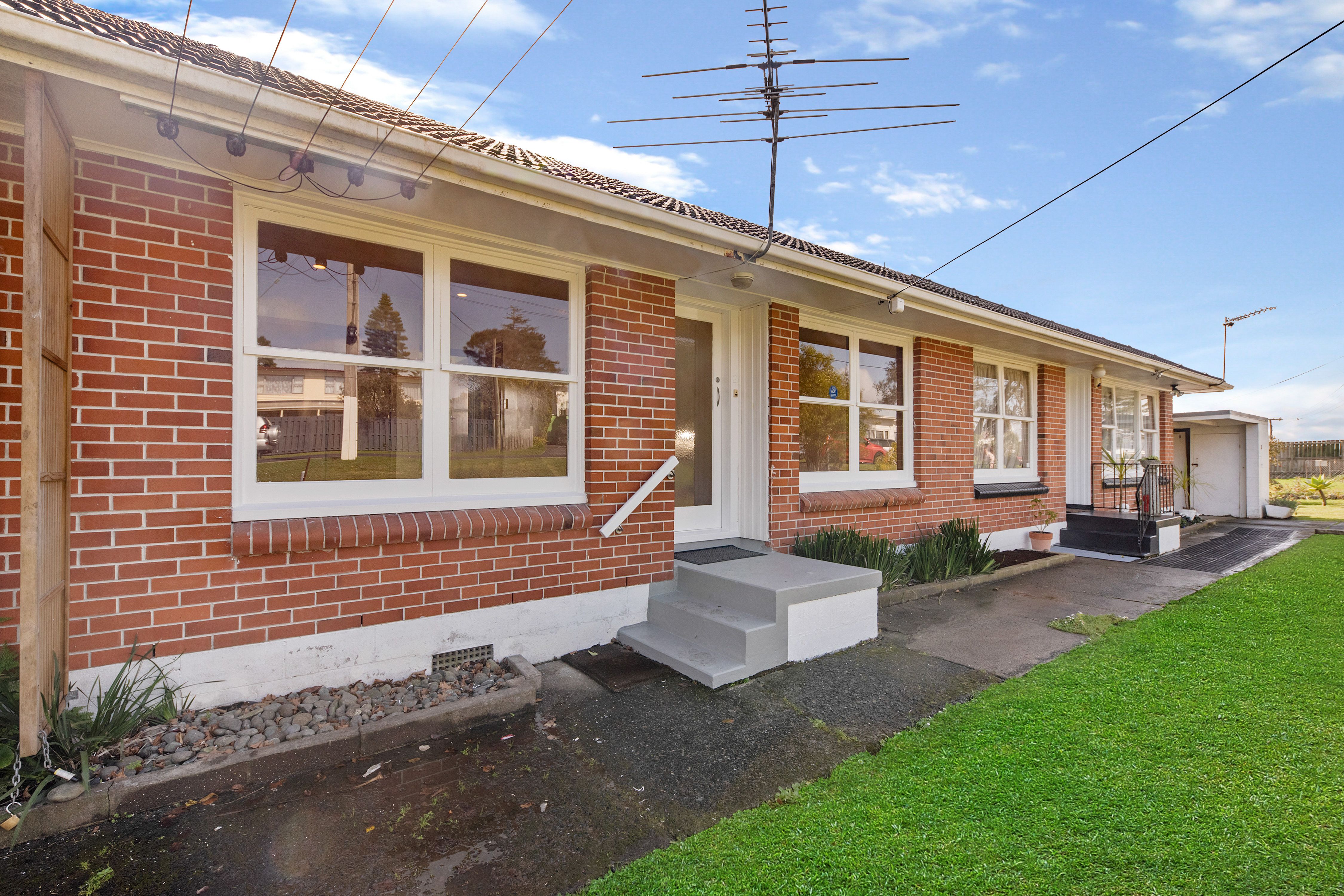 43b Tramway Road, Beach Haven, North Shore City