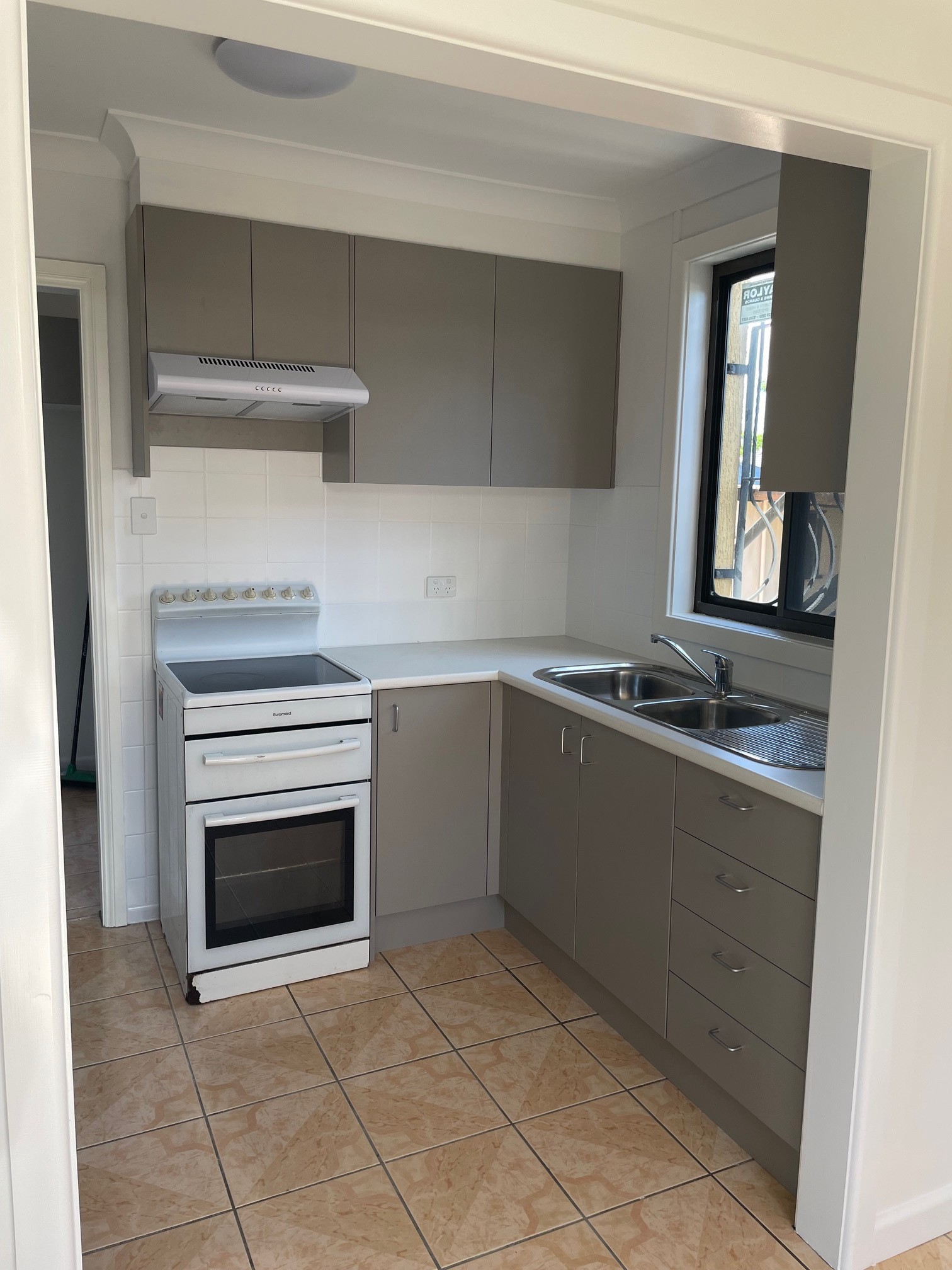 1/460 Northcliffe Drive, Berkeley, NSW 2506