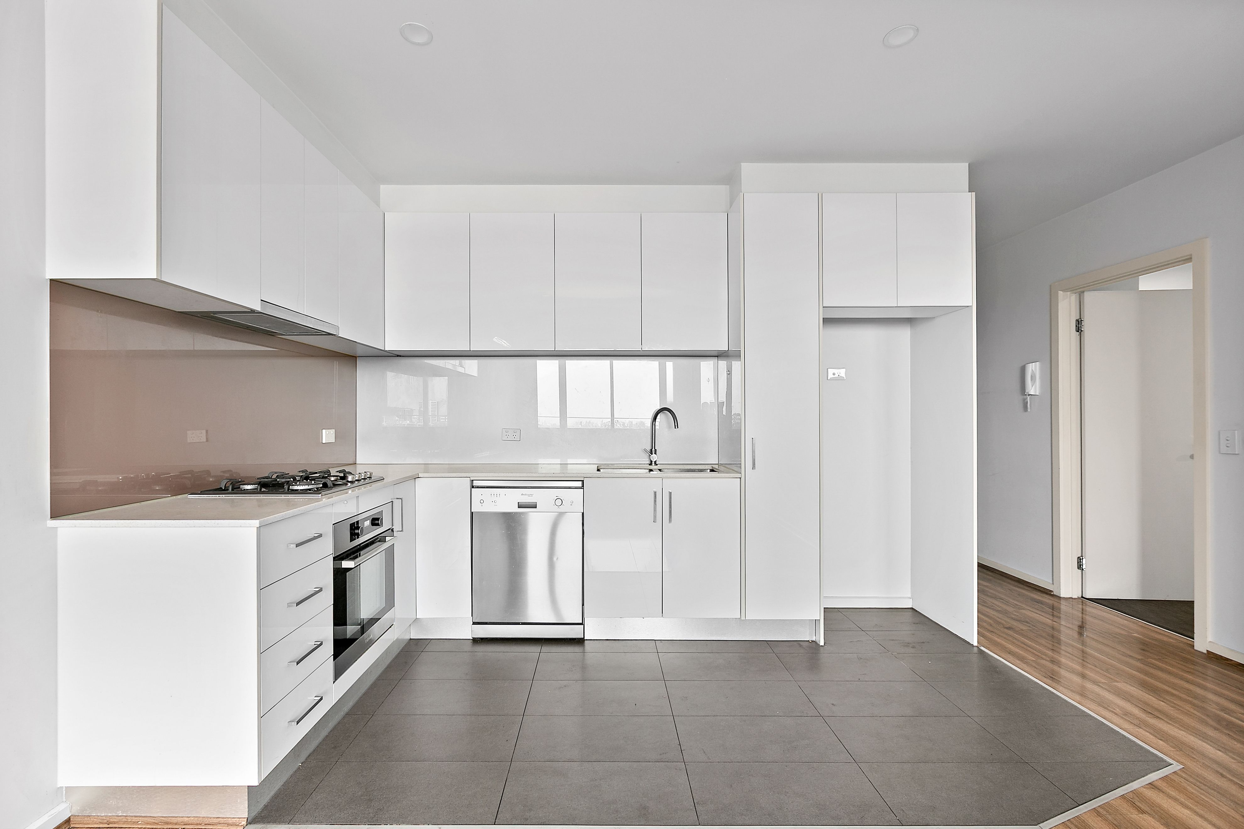 304/388 Murray Road — photo 3 of 12