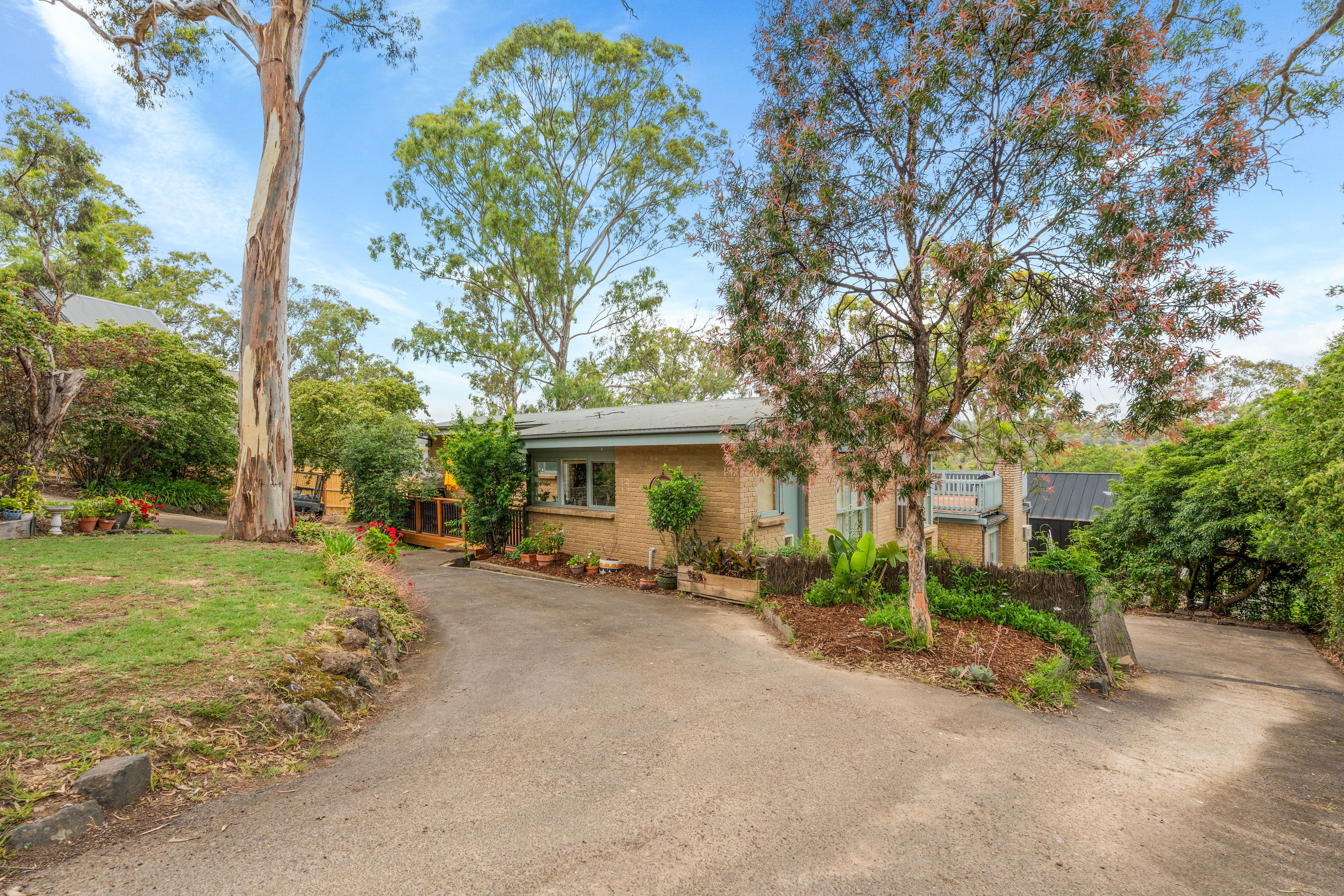 19 Piper Crescent, Eltham VIC 3095