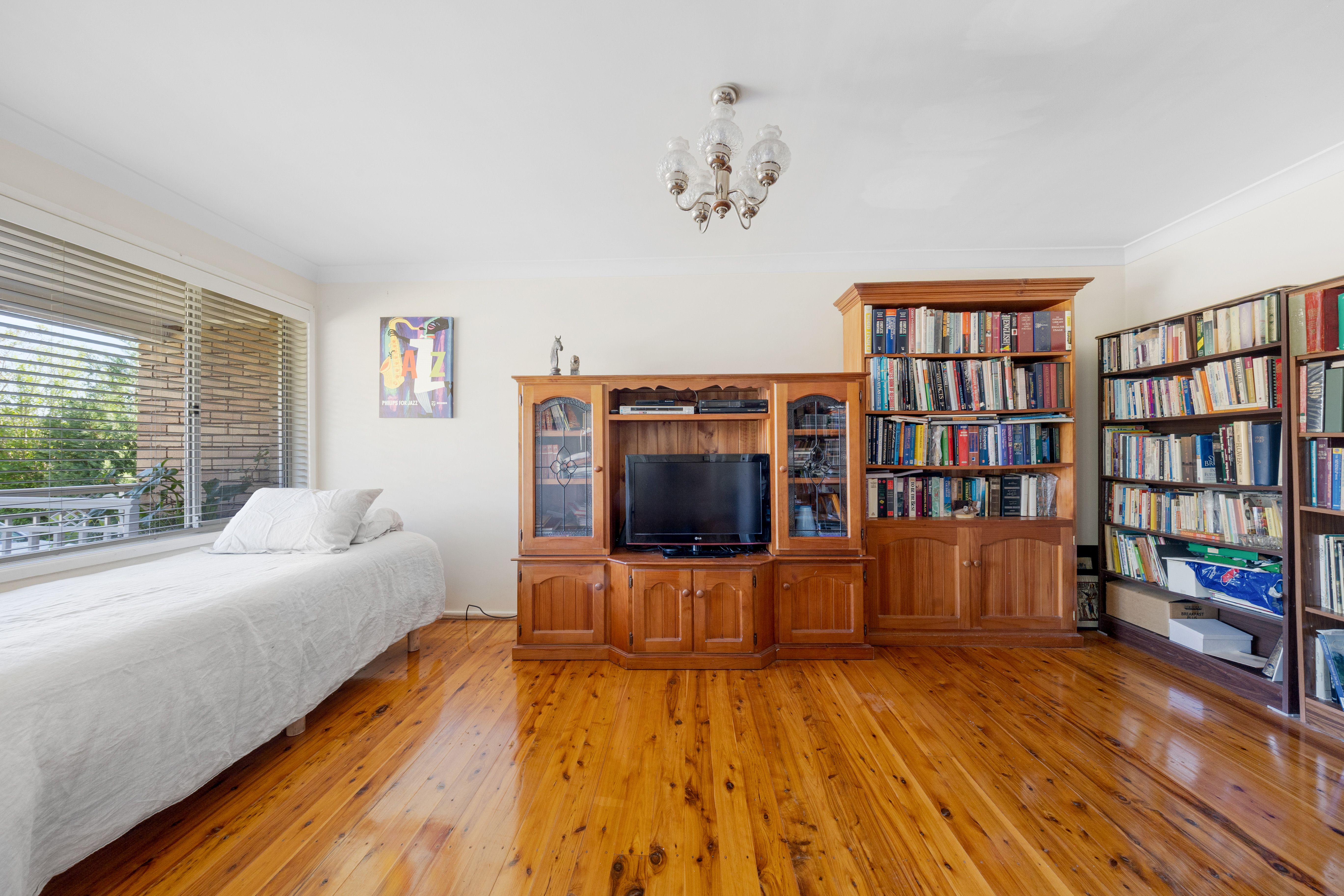 32 Almeria Avenue — photo 5 of 13