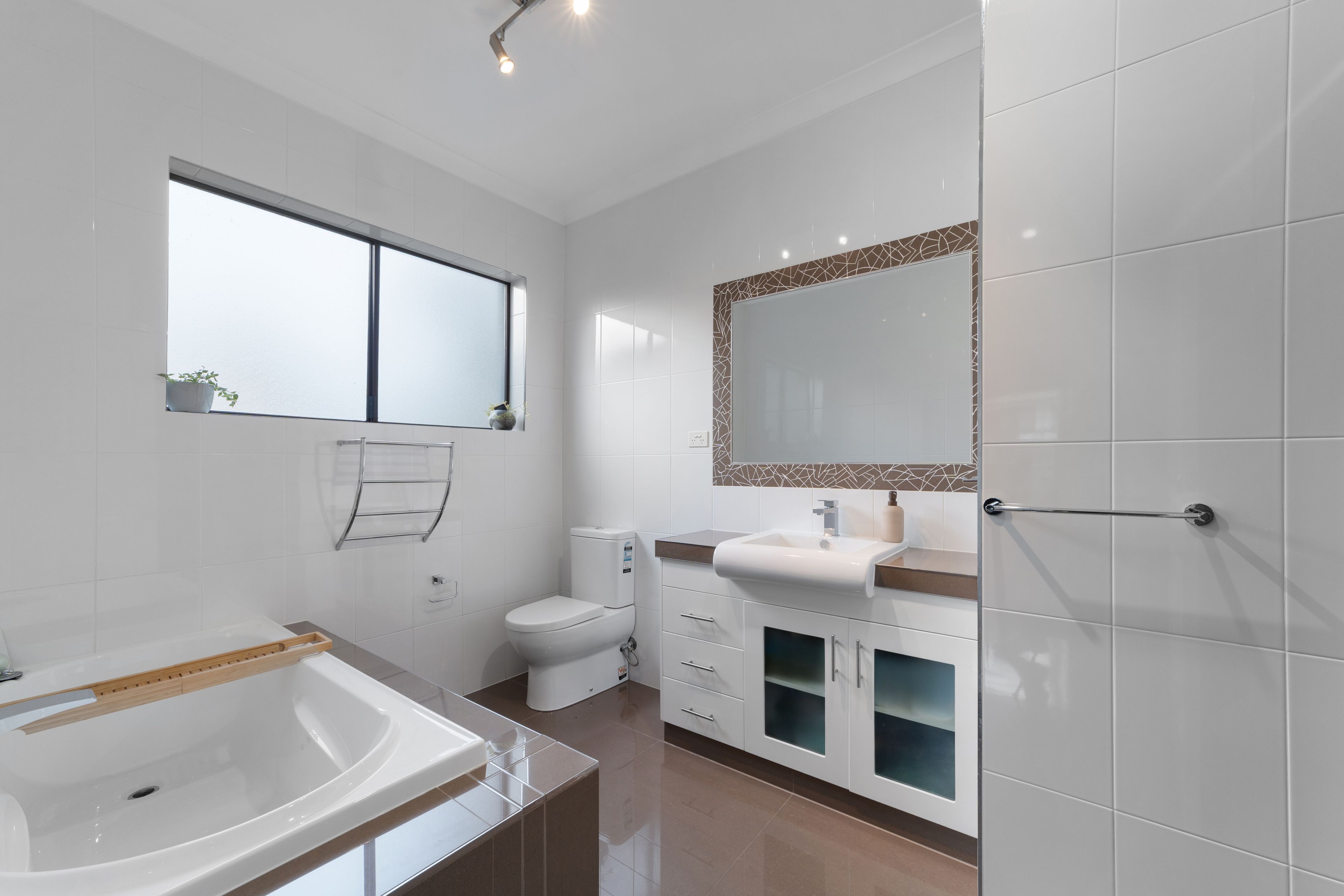 1 Summerhill Avenue — photo 13 of 22