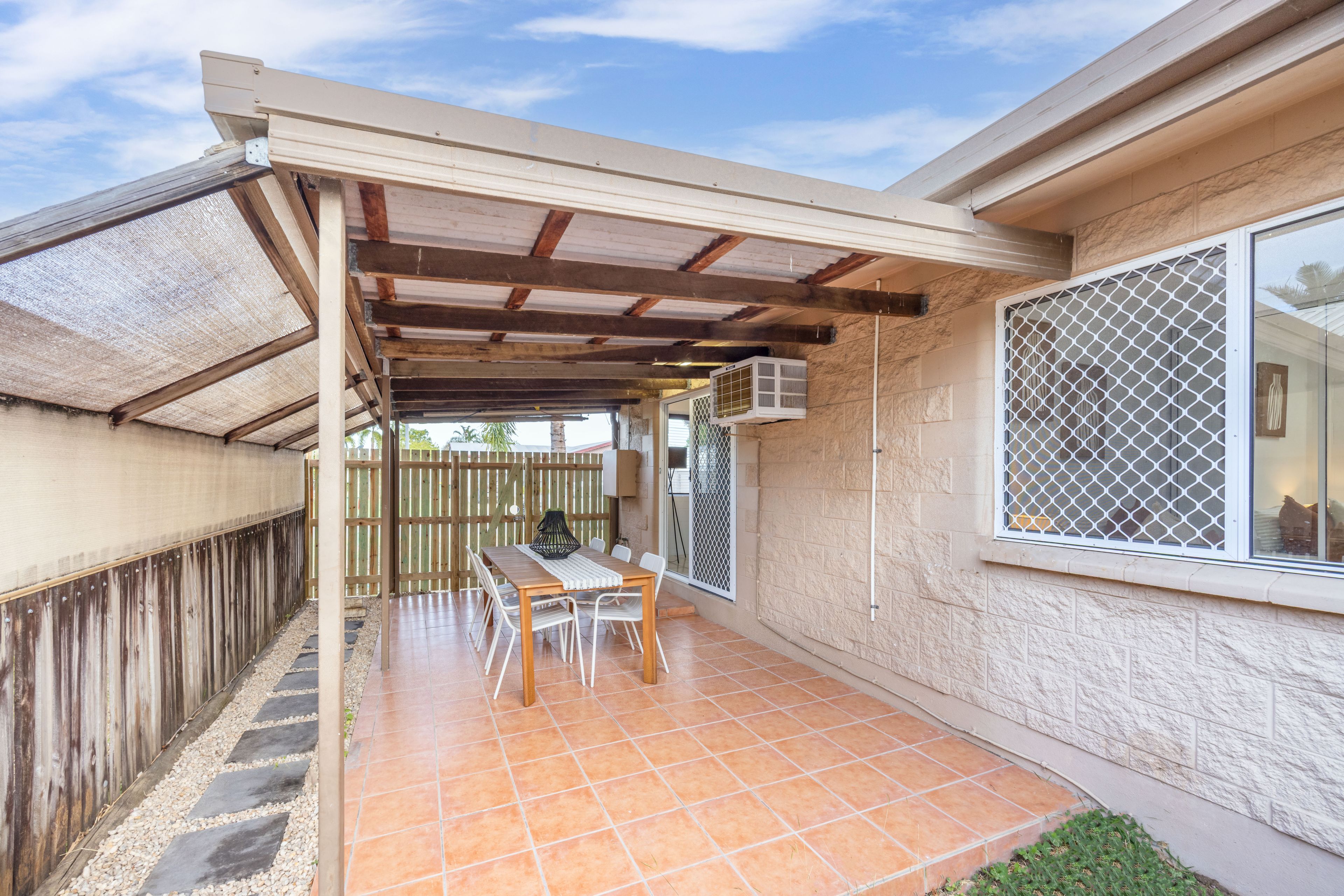 6 Dalkeith Crescent — photo 19 of 20