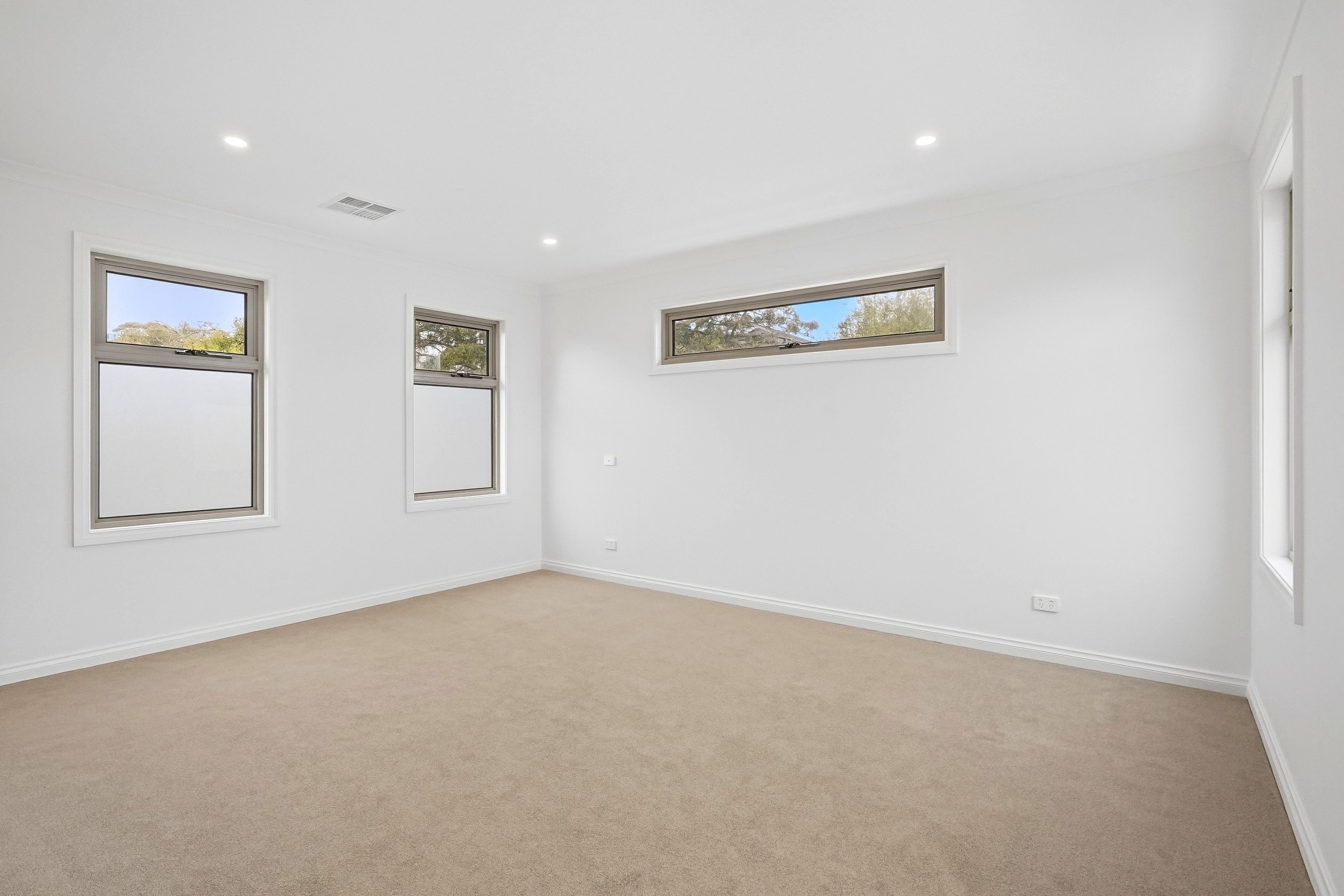 23 Boronia Grove — photo 8 of 10
