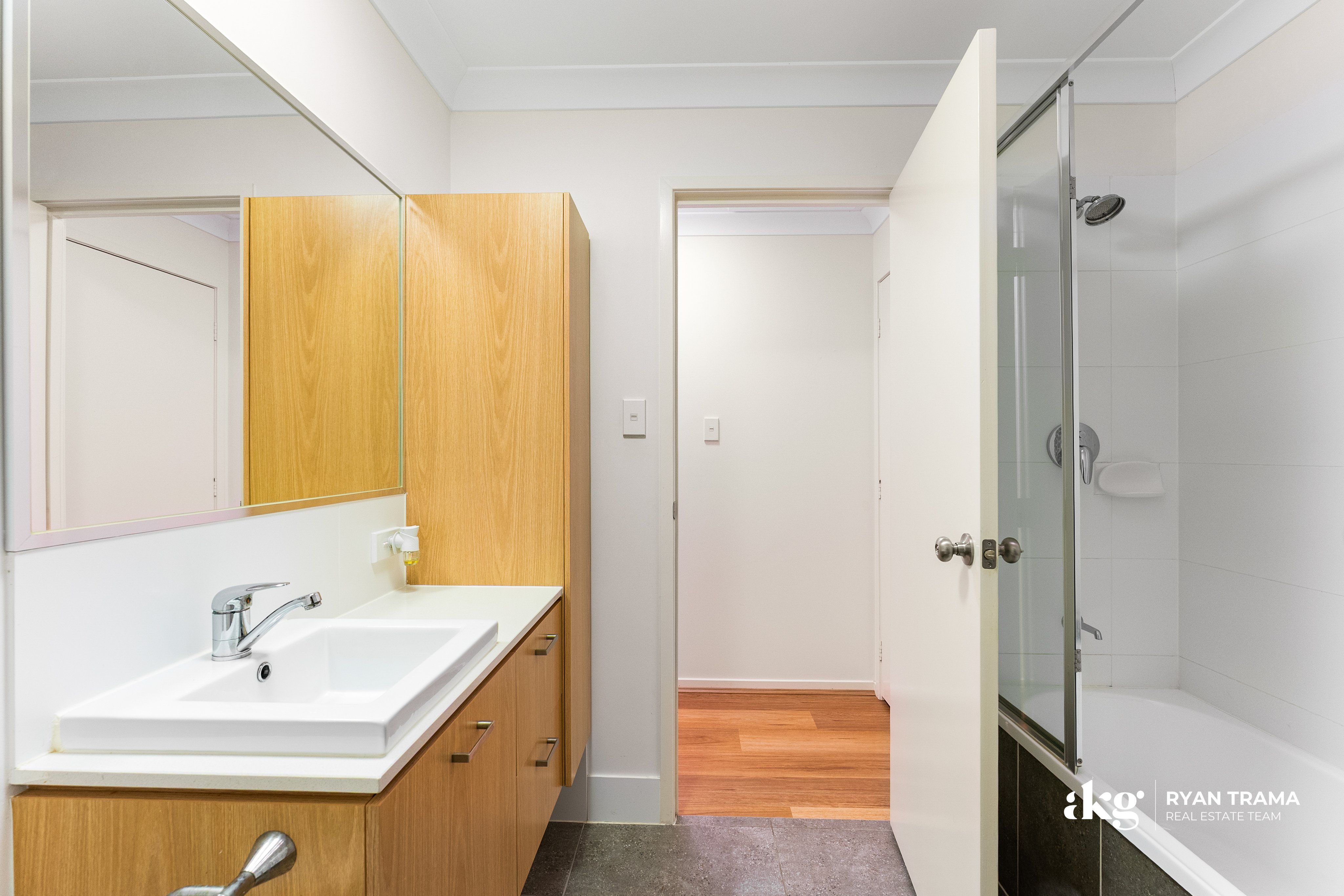 33/104A River Hills Road — photo 14 of 19