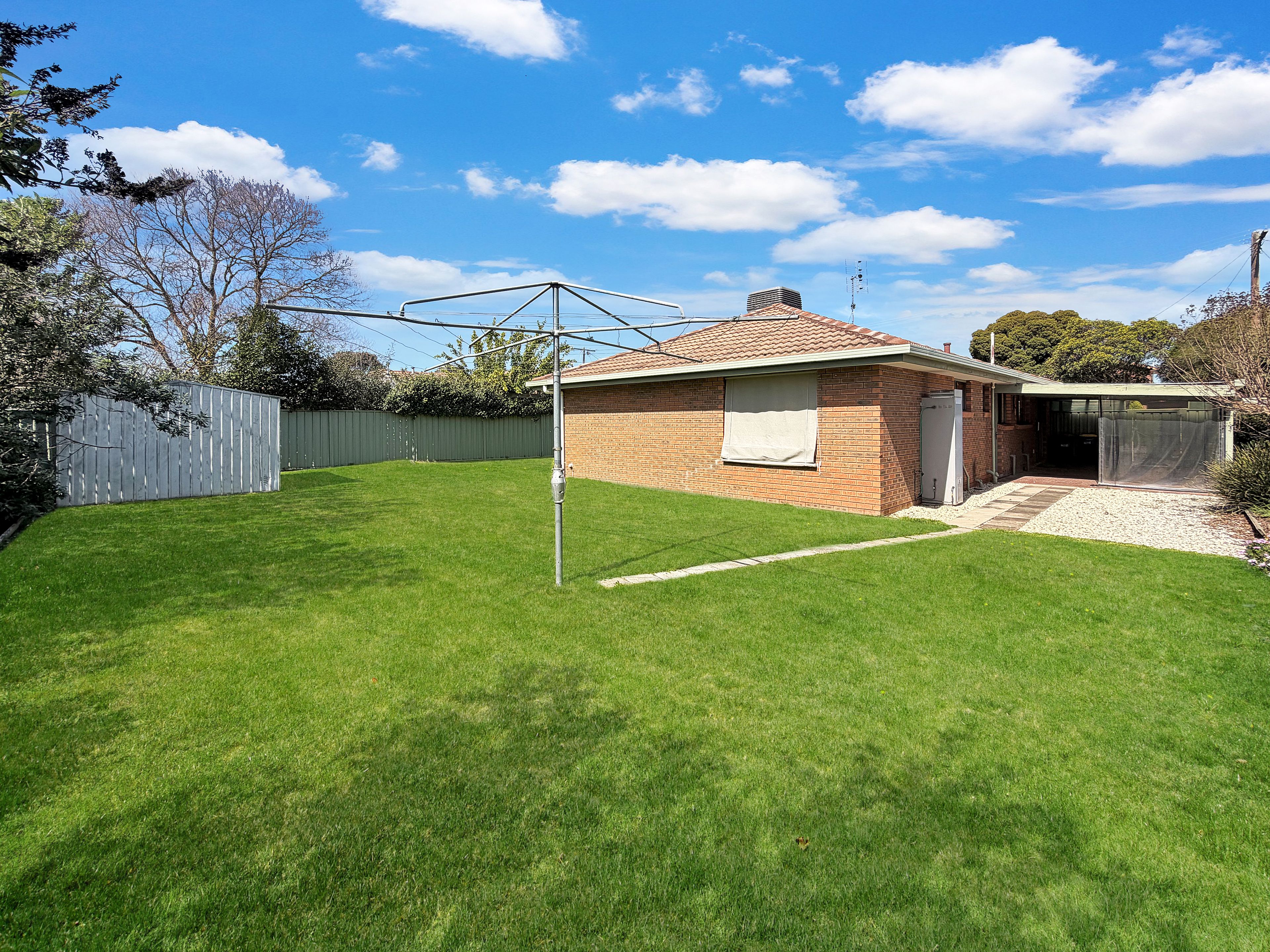 31 Perth Street — photo 8 of 8