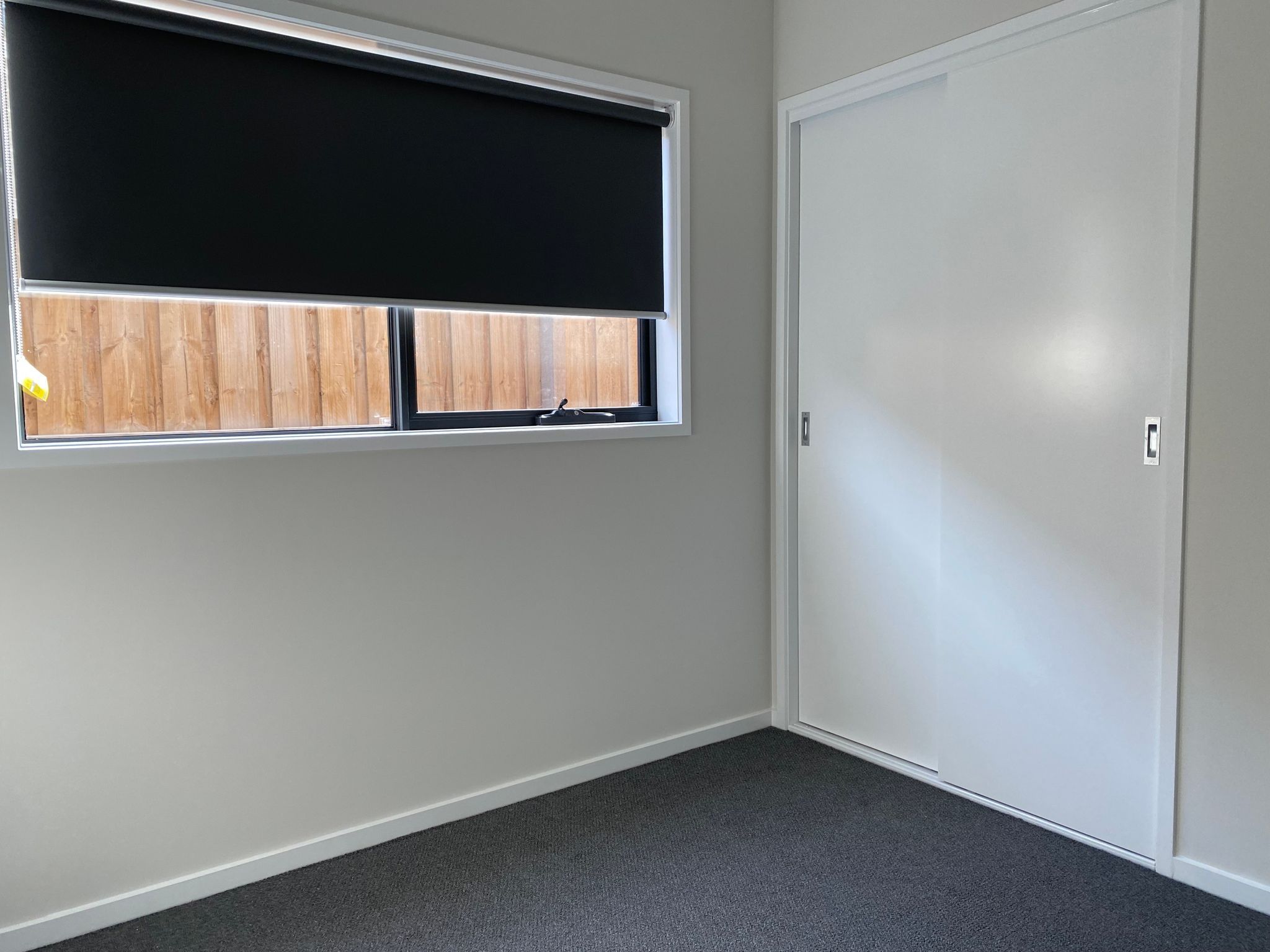 1/5 McLaren Street — photo 6 of 8