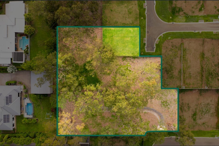 8 Hideaway Court, Bridgeman Downs, QLD 4035