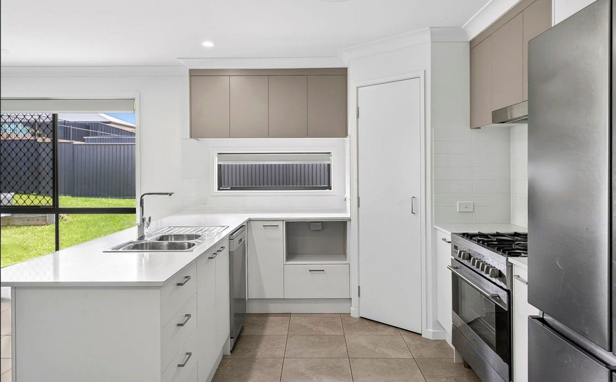 12 Balmoral Crescent, Southside, QLD 4570