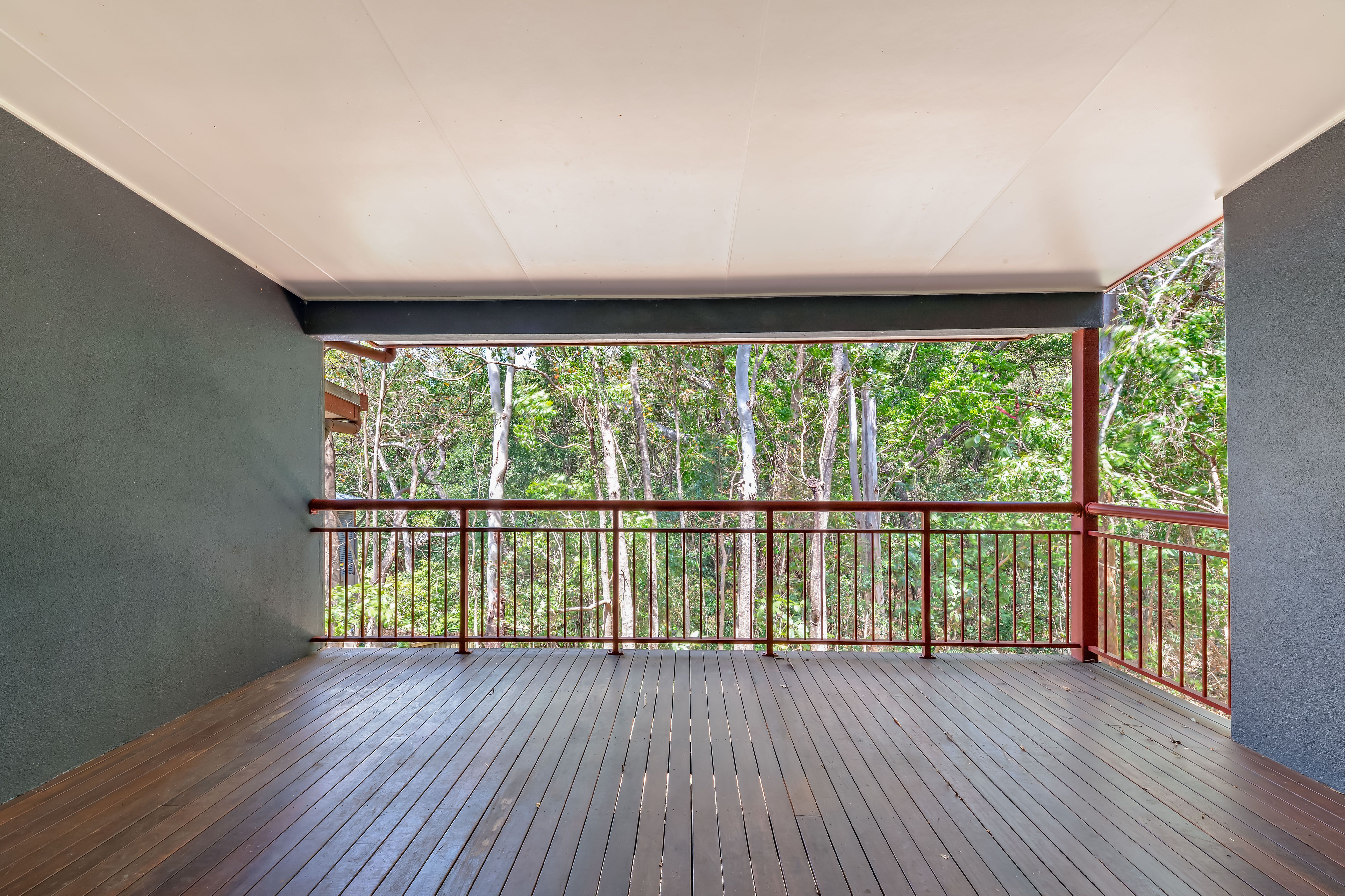 2/3-5 Seaview Drive — photo 4 of 11