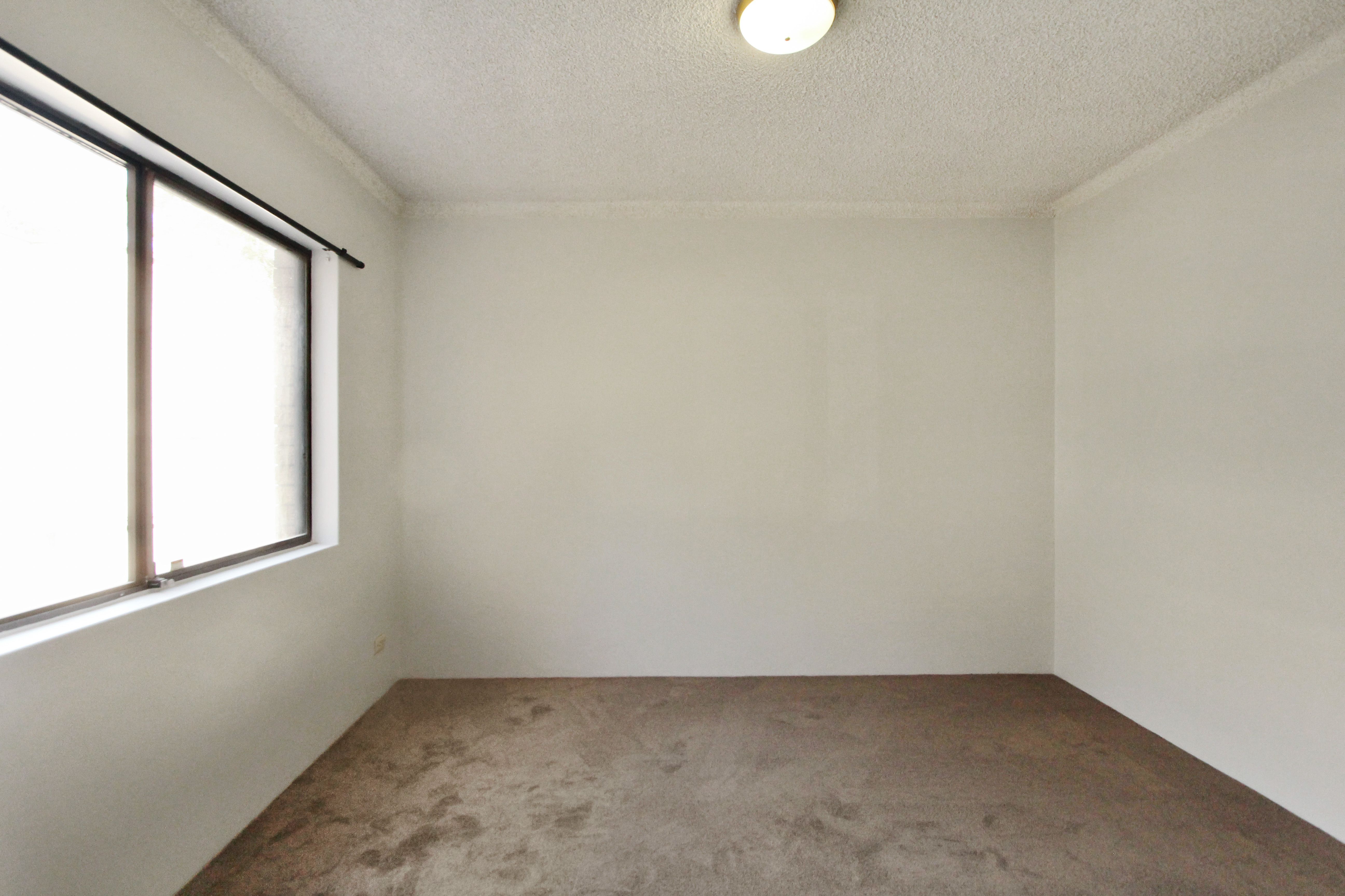 9/19 Cottonwood Crescent — photo 3 of 5