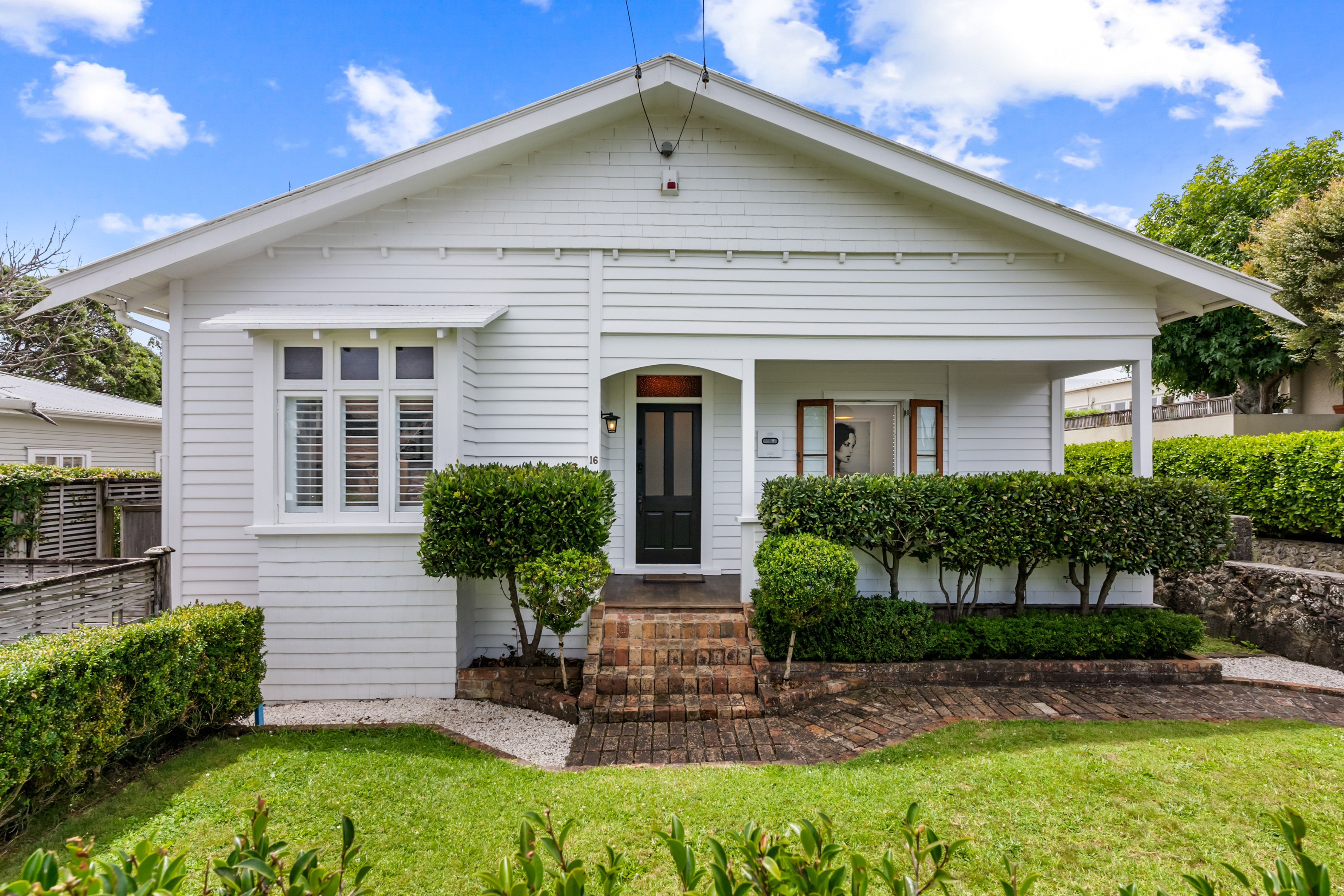 16 Horotutu Road, Greenlane, Auckland City