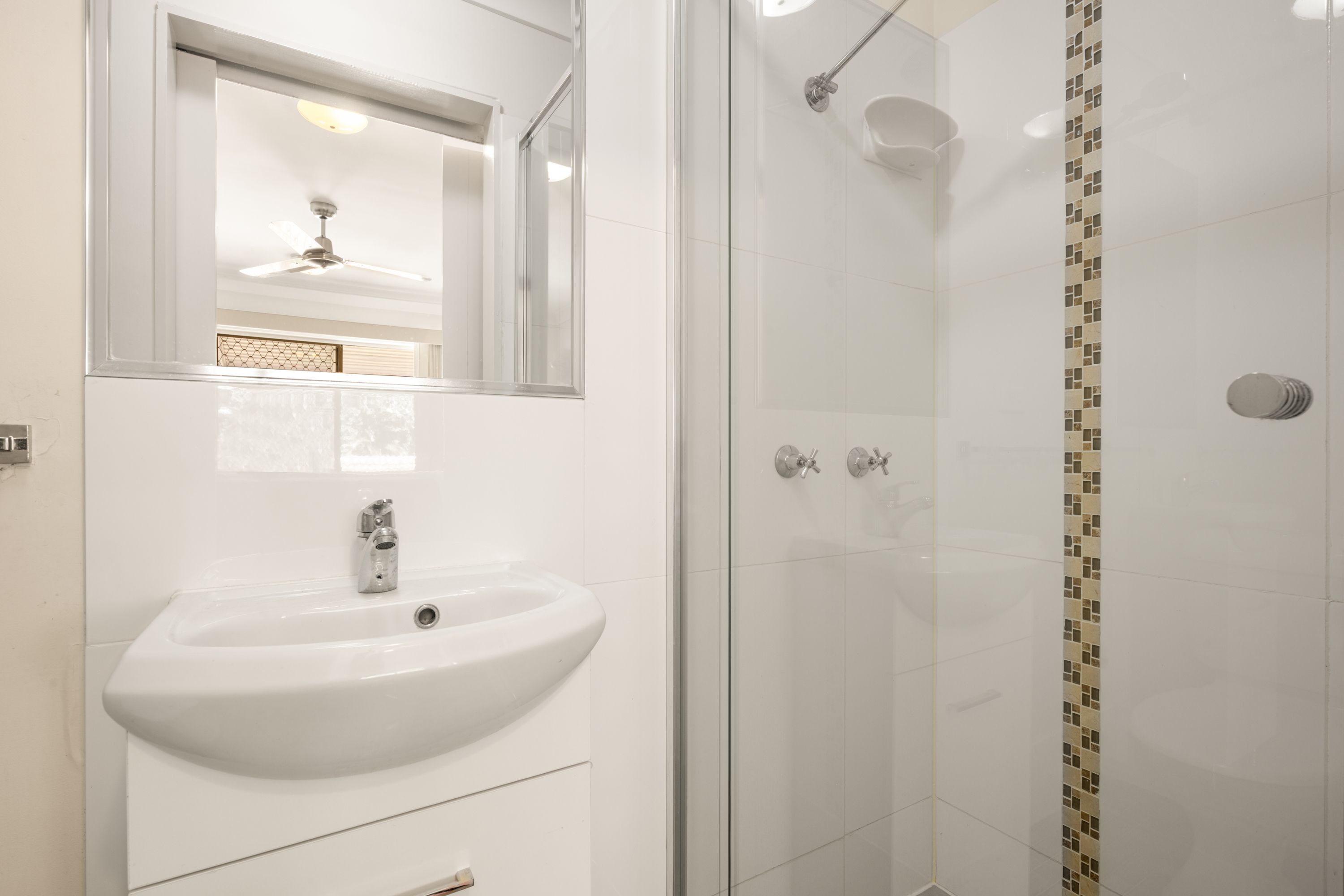 16/45 Bradman Avenue — photo 10 of 14