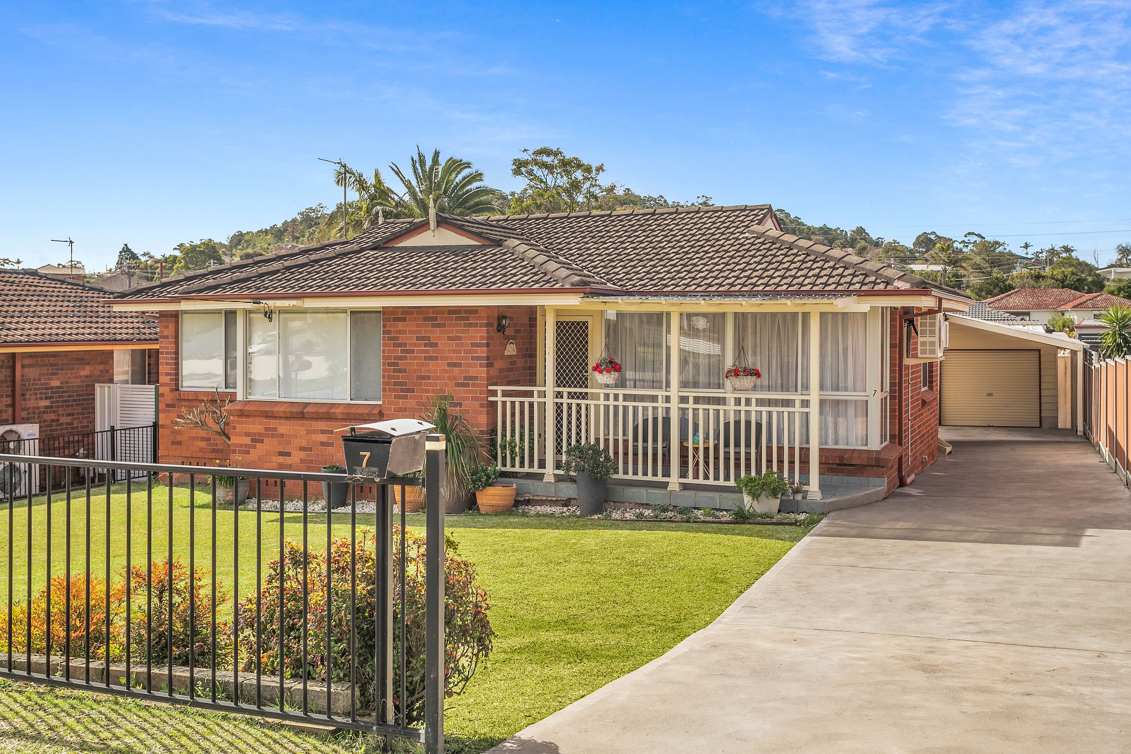 7 Cox Parade, Mount Warrigal NSW 2528