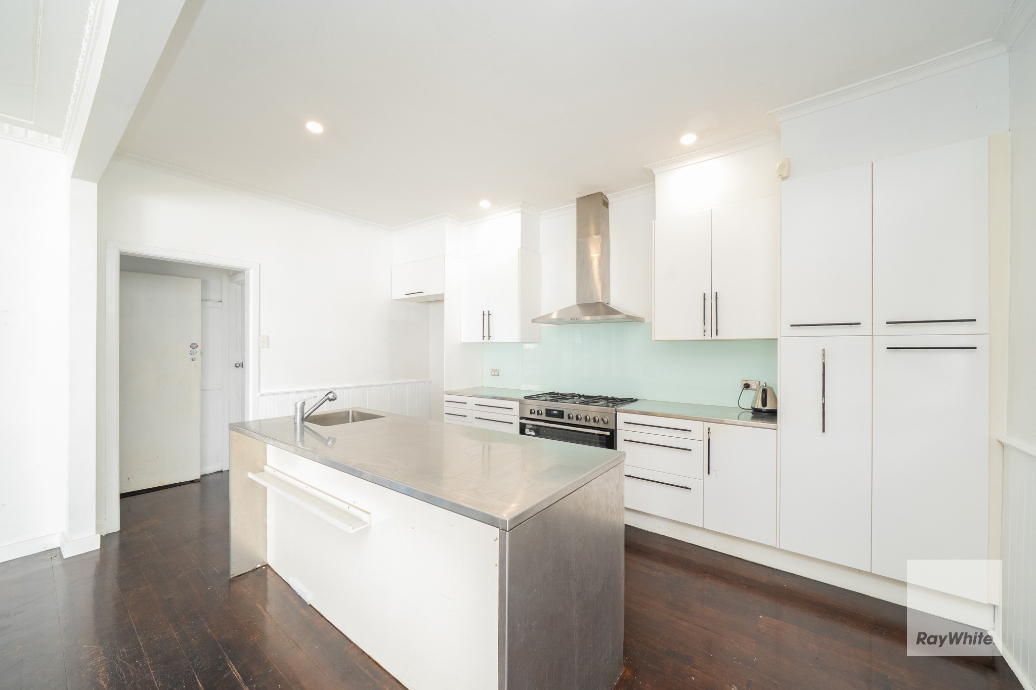 11 Middleborough Road, Burwood, VIC 3125