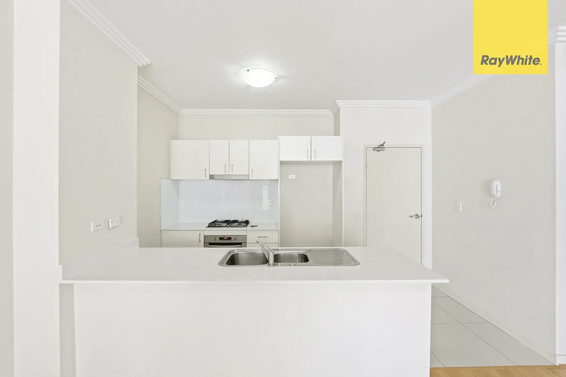 42/24-28 Mons Road — photo 5 of 10