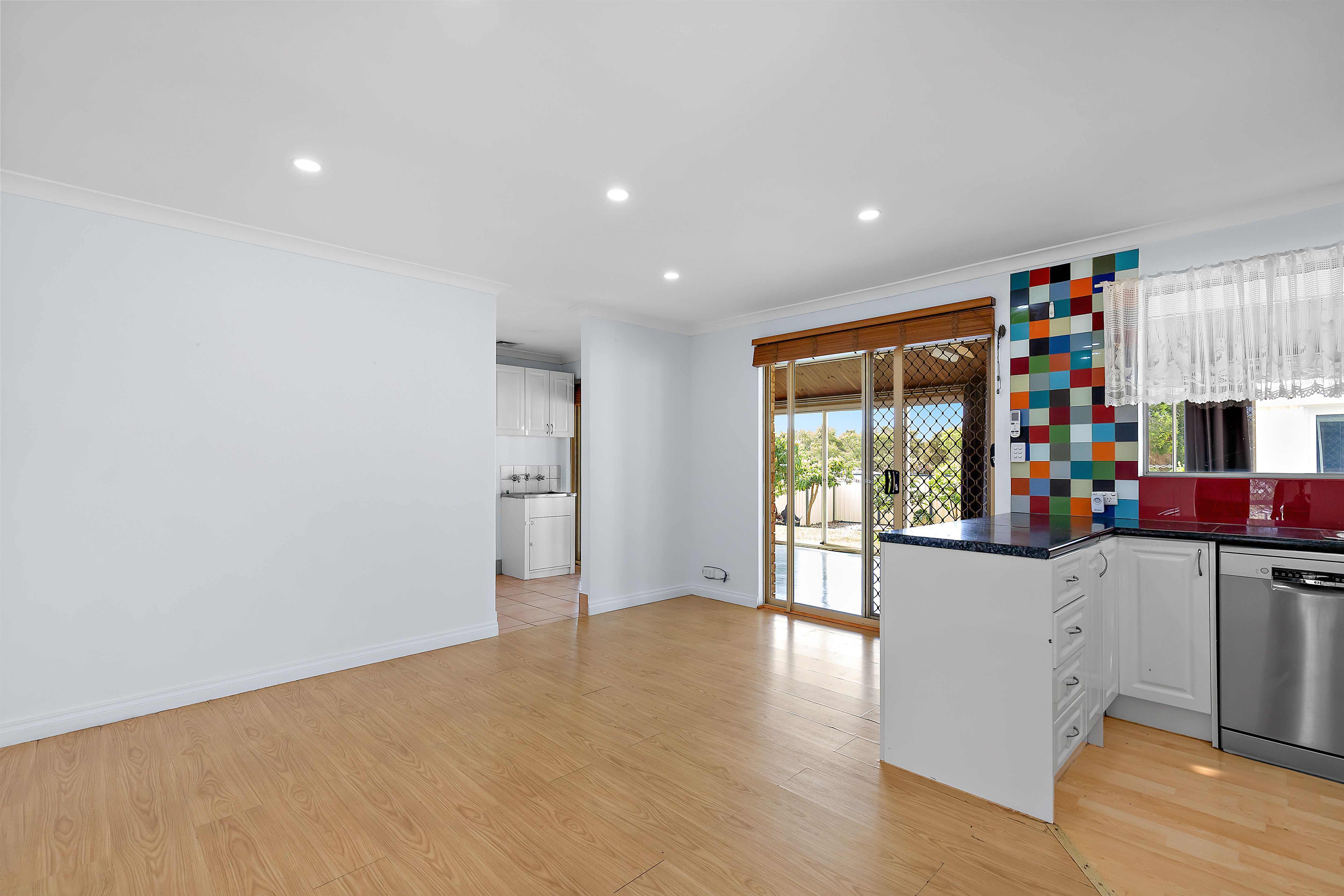 45 Tunnicliffe Street — photo 5 of 23