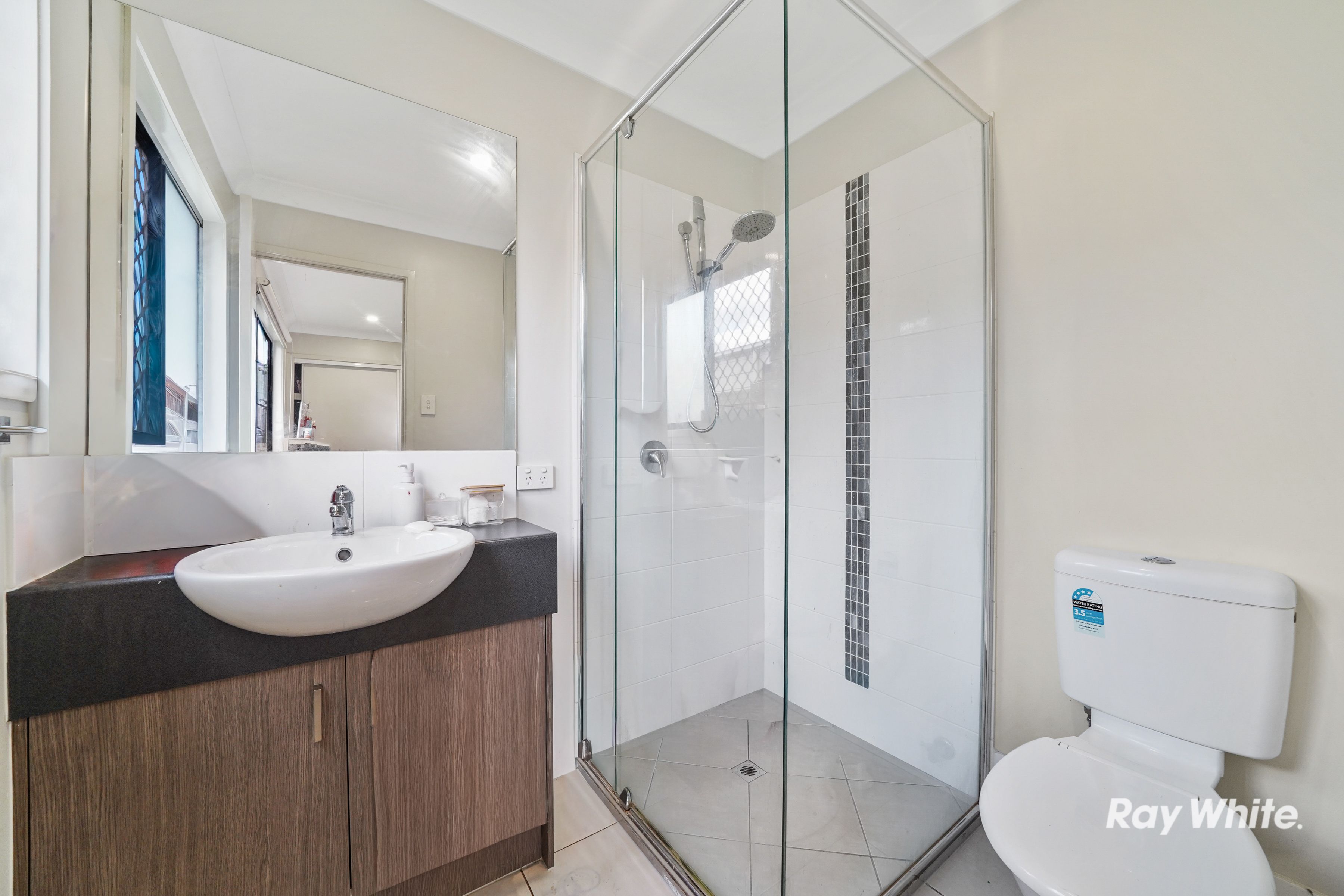 10a&b/5 Richards Street — photo 5 of 20