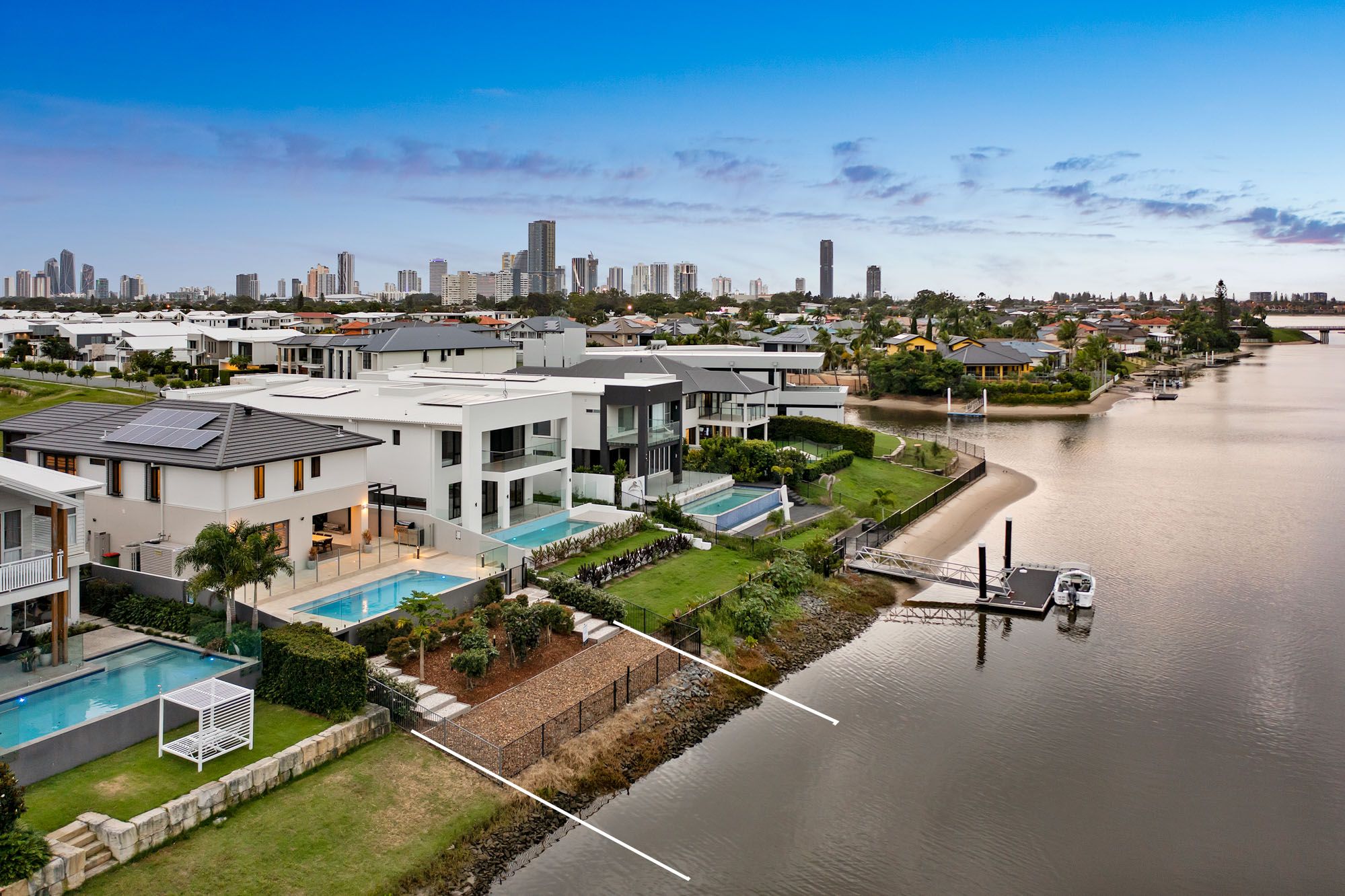70 Lakeview Boulevard, Mermaid Waters QLD 4218