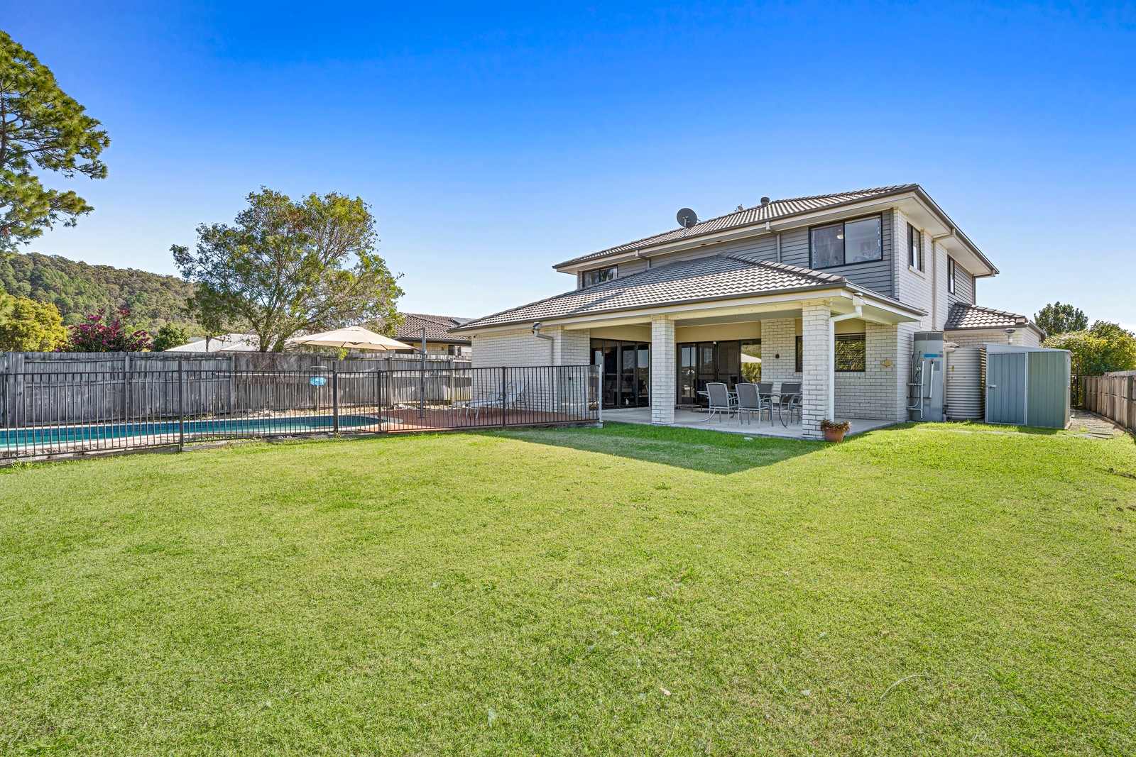 15 Flame Trees Crescent, Maudsland, QLD 4210
