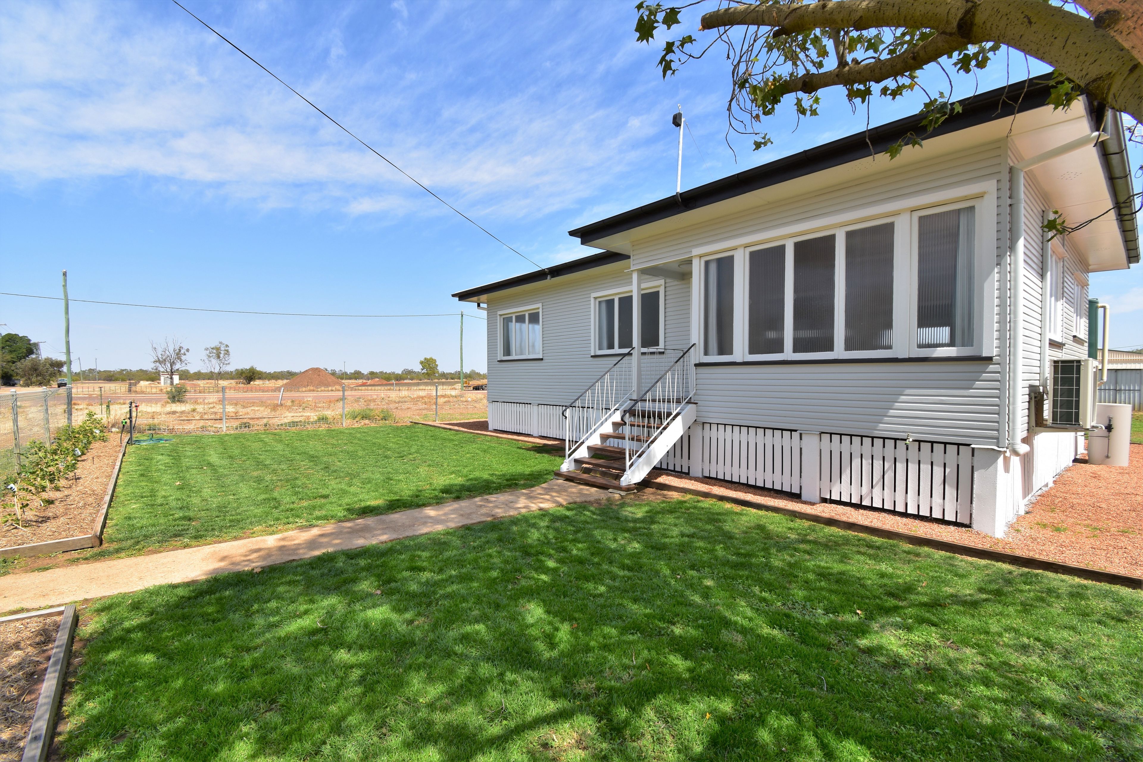 157 Wren Street, Longreach QLD 4730