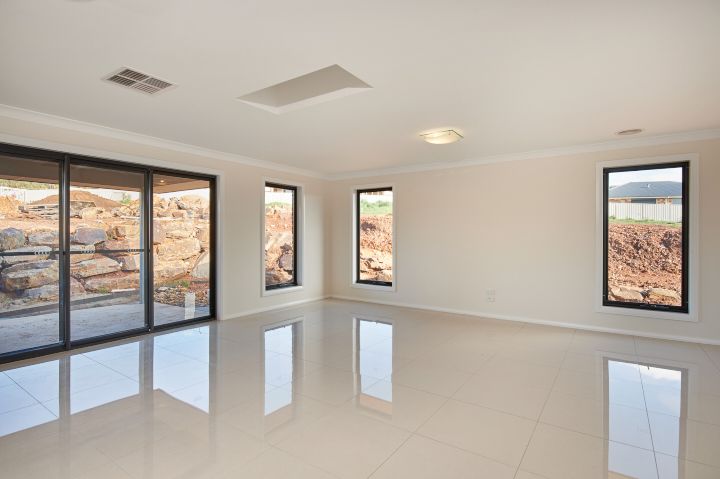 2/19 Exford Loop, Bourkelands, NSW 2650