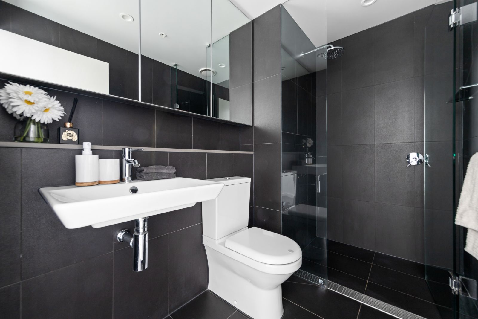 803e/888 Collins Street — photo 6 of 13