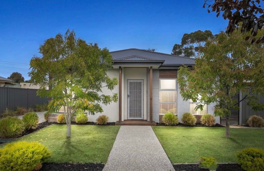 27 Cypress Avenue, Brooklyn VIC 3012