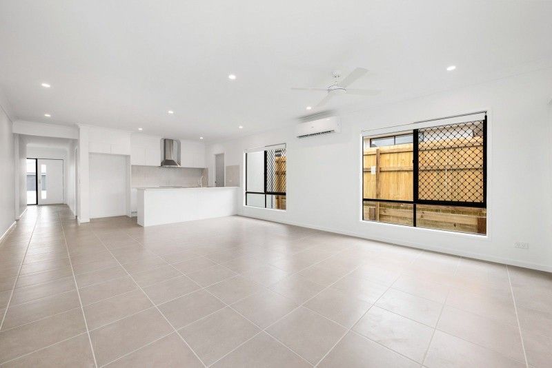 10 Tulip Tree Street, Park Ridge, QLD 4125